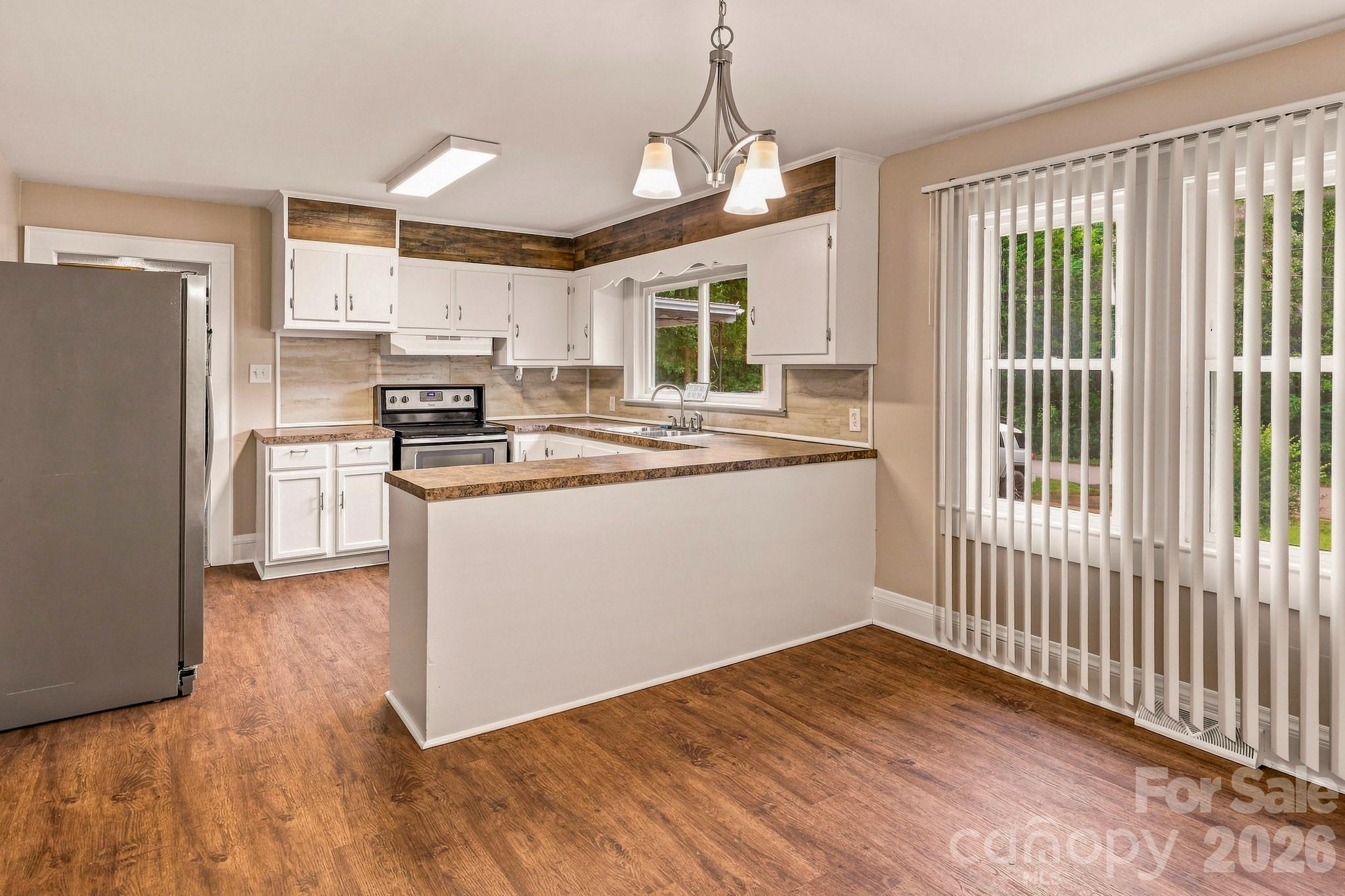 Kitchen - 257 Maryland Drive, Forest City