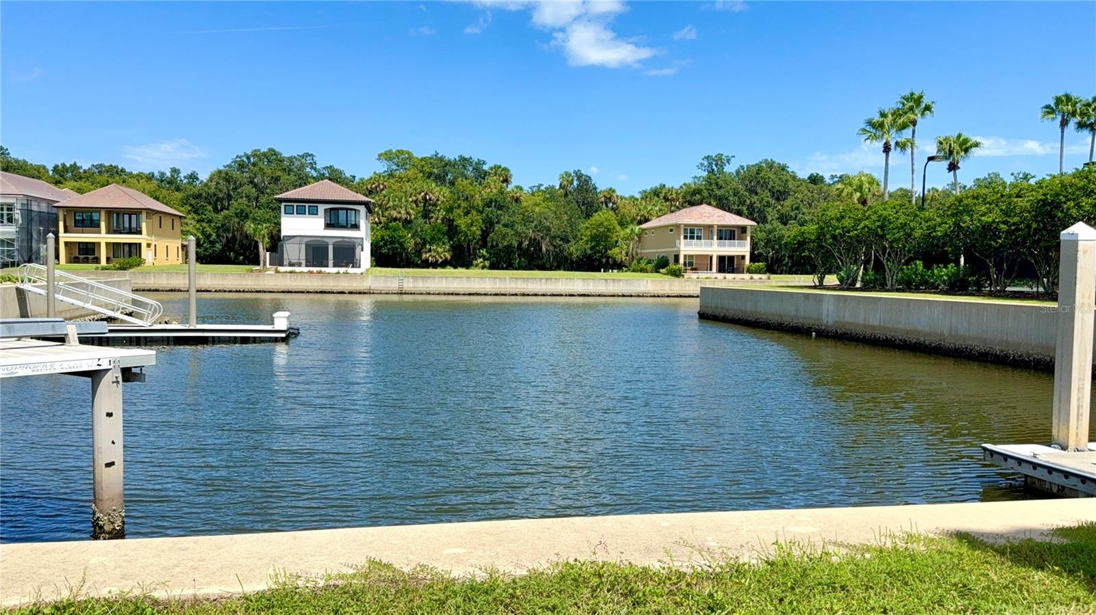 Private saltwater canal - 243 YACHT HARBOR DR, PALM COAST