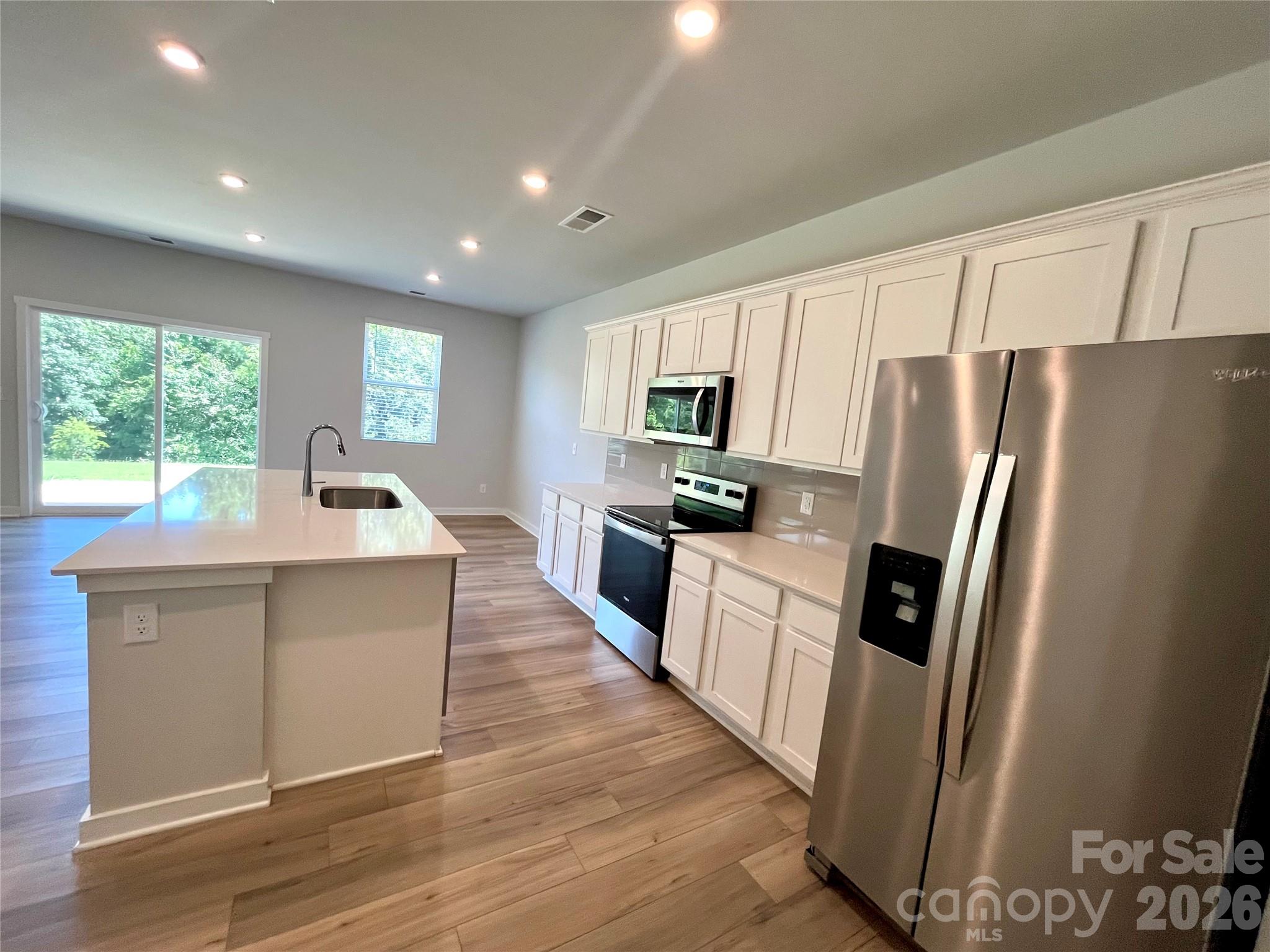 Single Family Residence at 307 Bezelle Avenue, York, photo 19 of 42