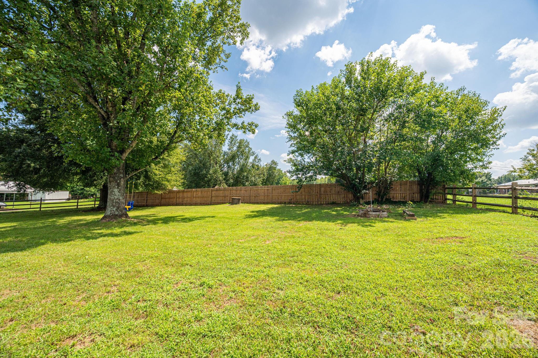 Large back yard- fenced - 1718 Woolie Road, Lincolnton