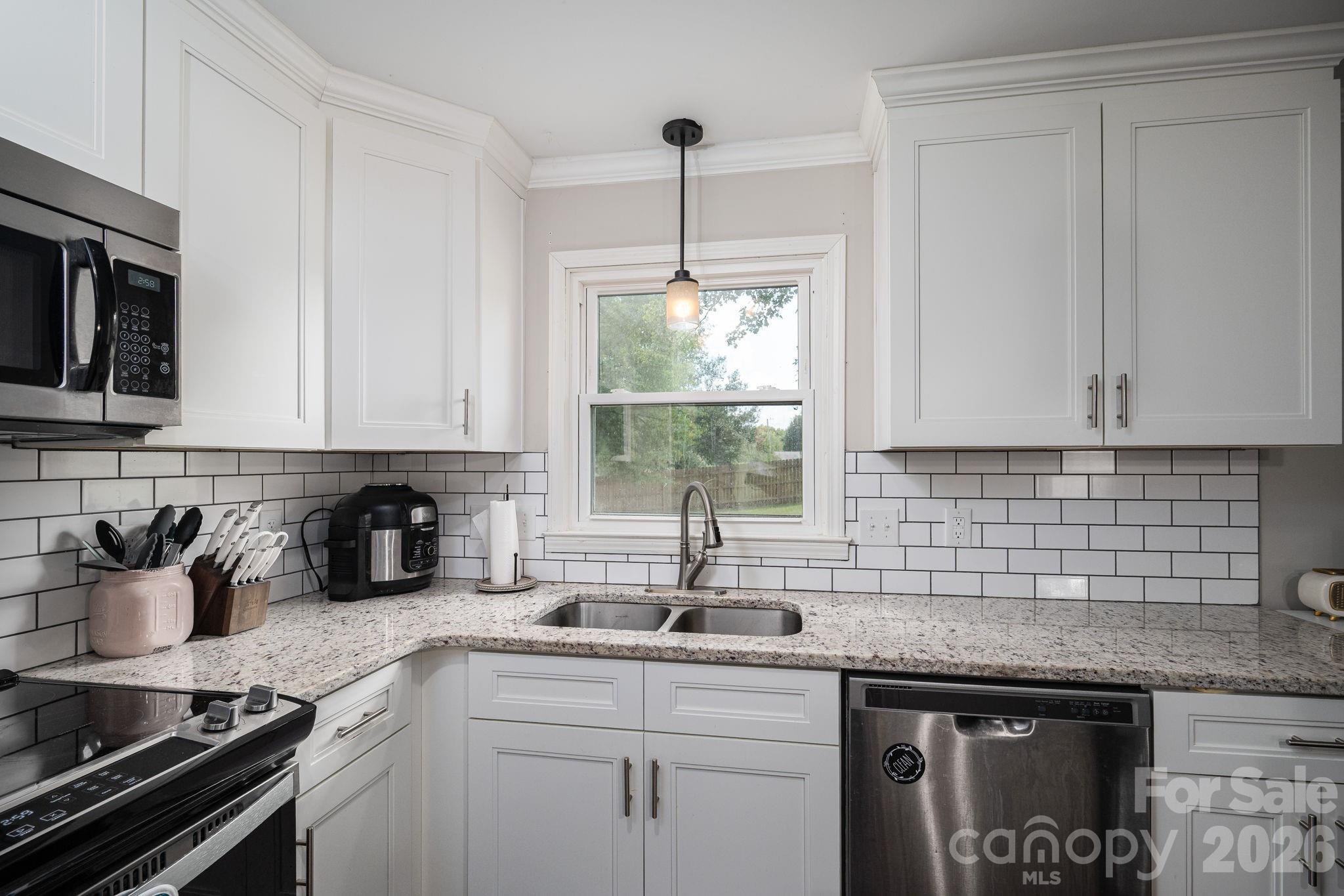 Granite counter tops - 1718 Woolie Road, Lincolnton