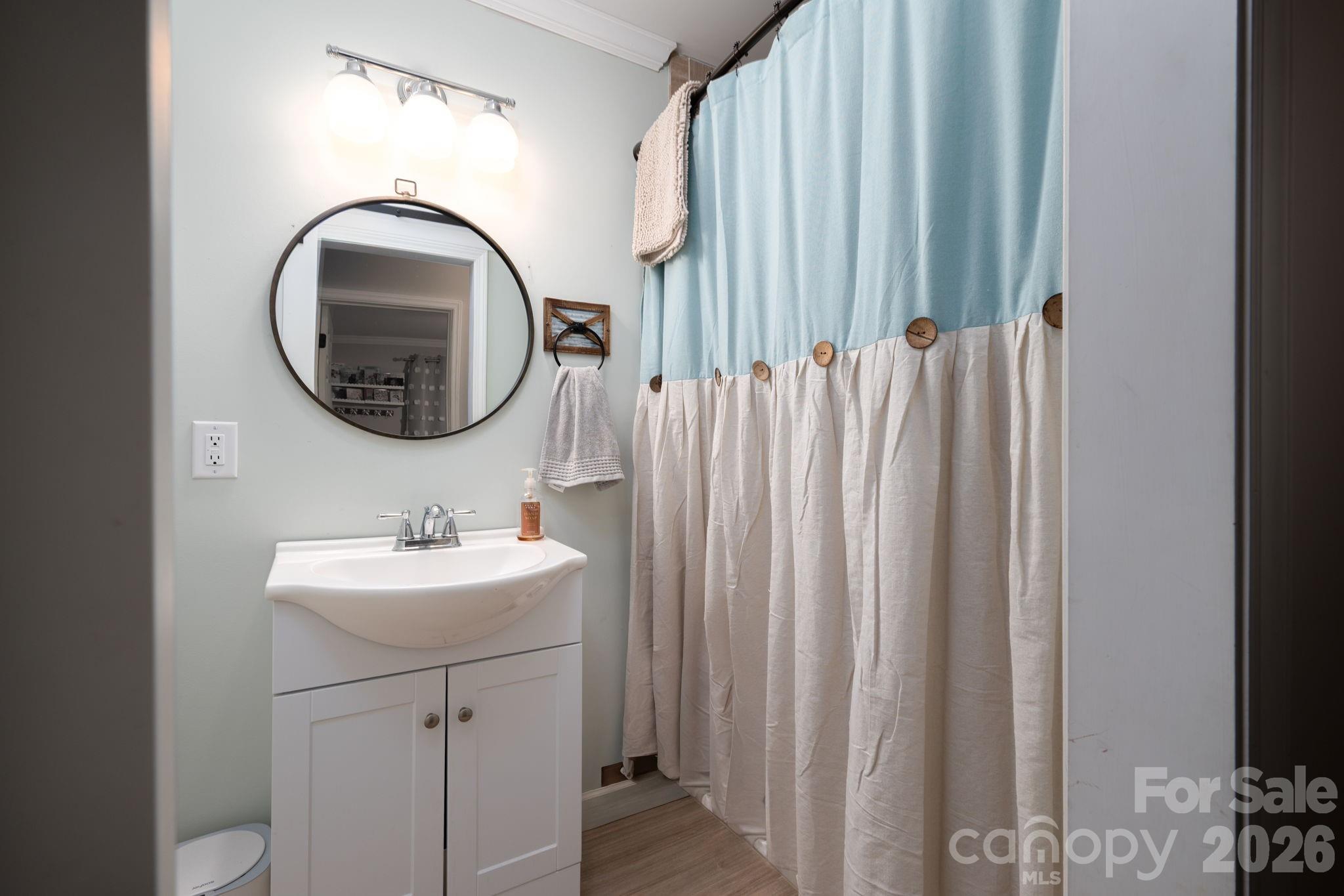 Guest Bathroom - 1718 Woolie Road, Lincolnton
