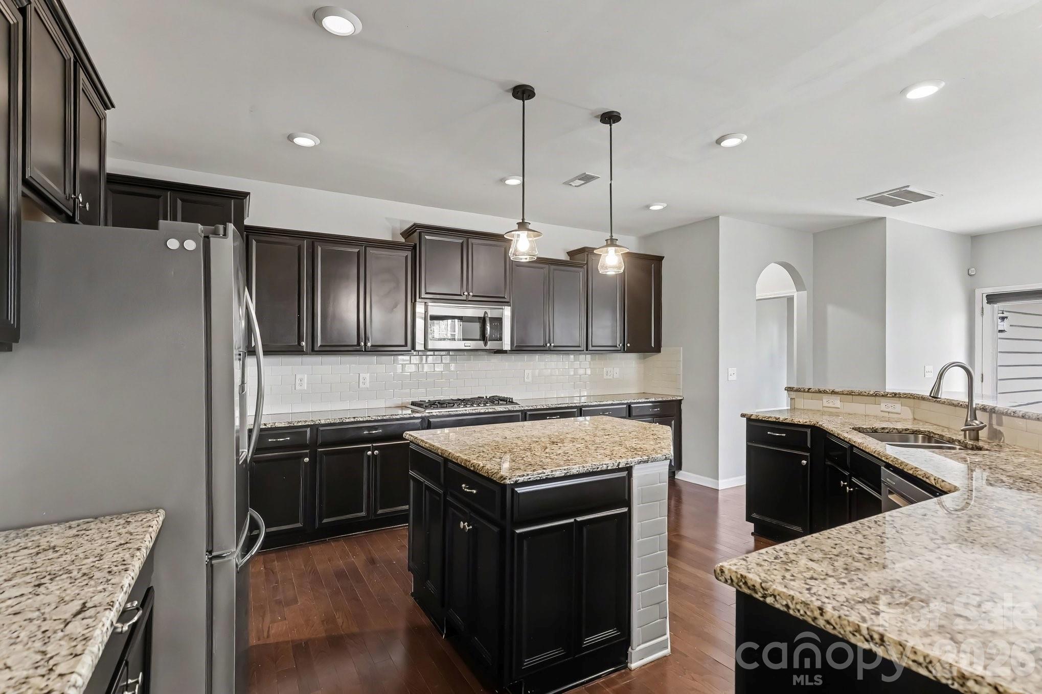 Single Family Residence at 487 Moses Drive, Fort Mill, photo 17 of 45