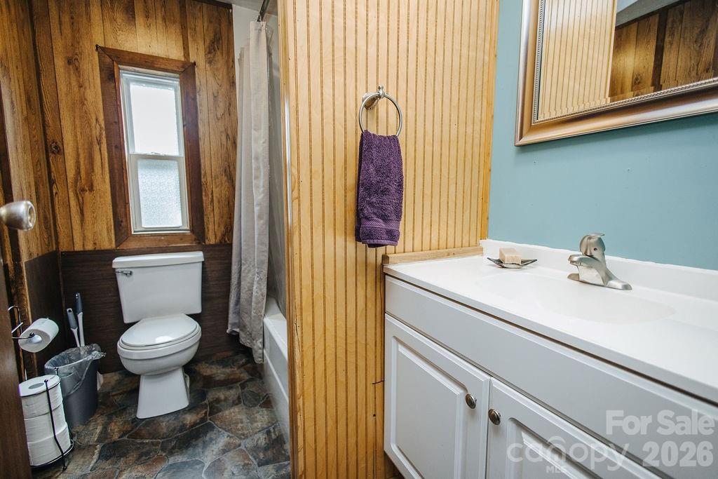Single Family Residence at 3099 Harmony Grove Road, Nebo, photo 10 of 34