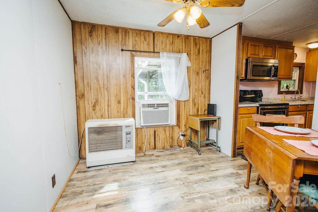 Single Family Residence at 3099 Harmony Grove Road, Nebo, photo 12 of 34