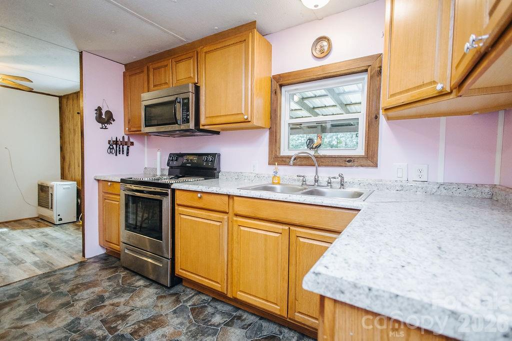 Single Family Residence at 3099 Harmony Grove Road, Nebo, photo 15 of 34