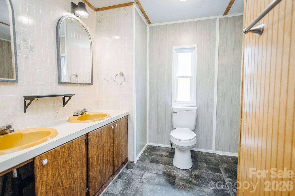 Single Family Residence at 3099 Harmony Grove Road, Nebo, photo 21 of 34