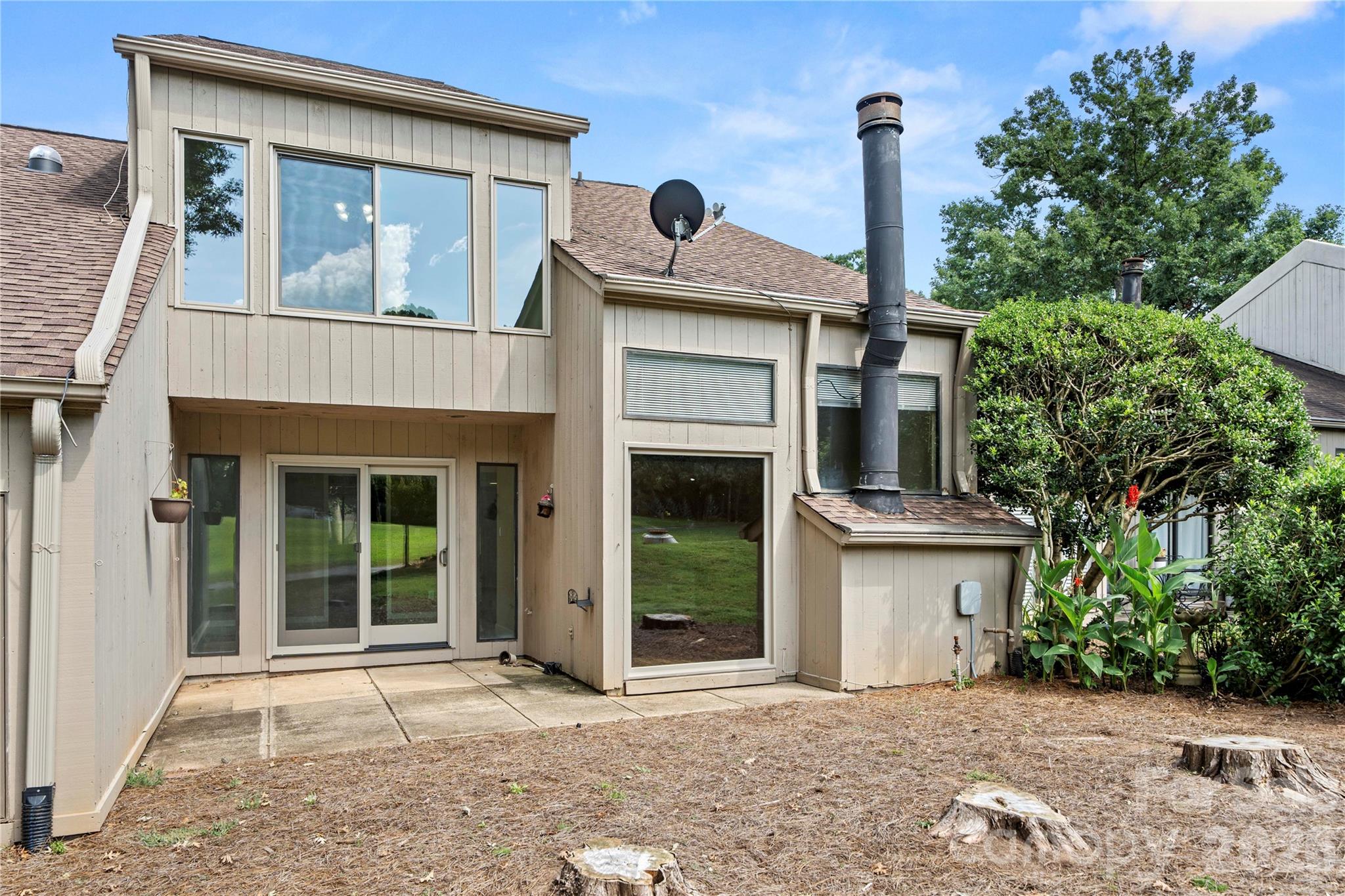 102 Ridgeport Road