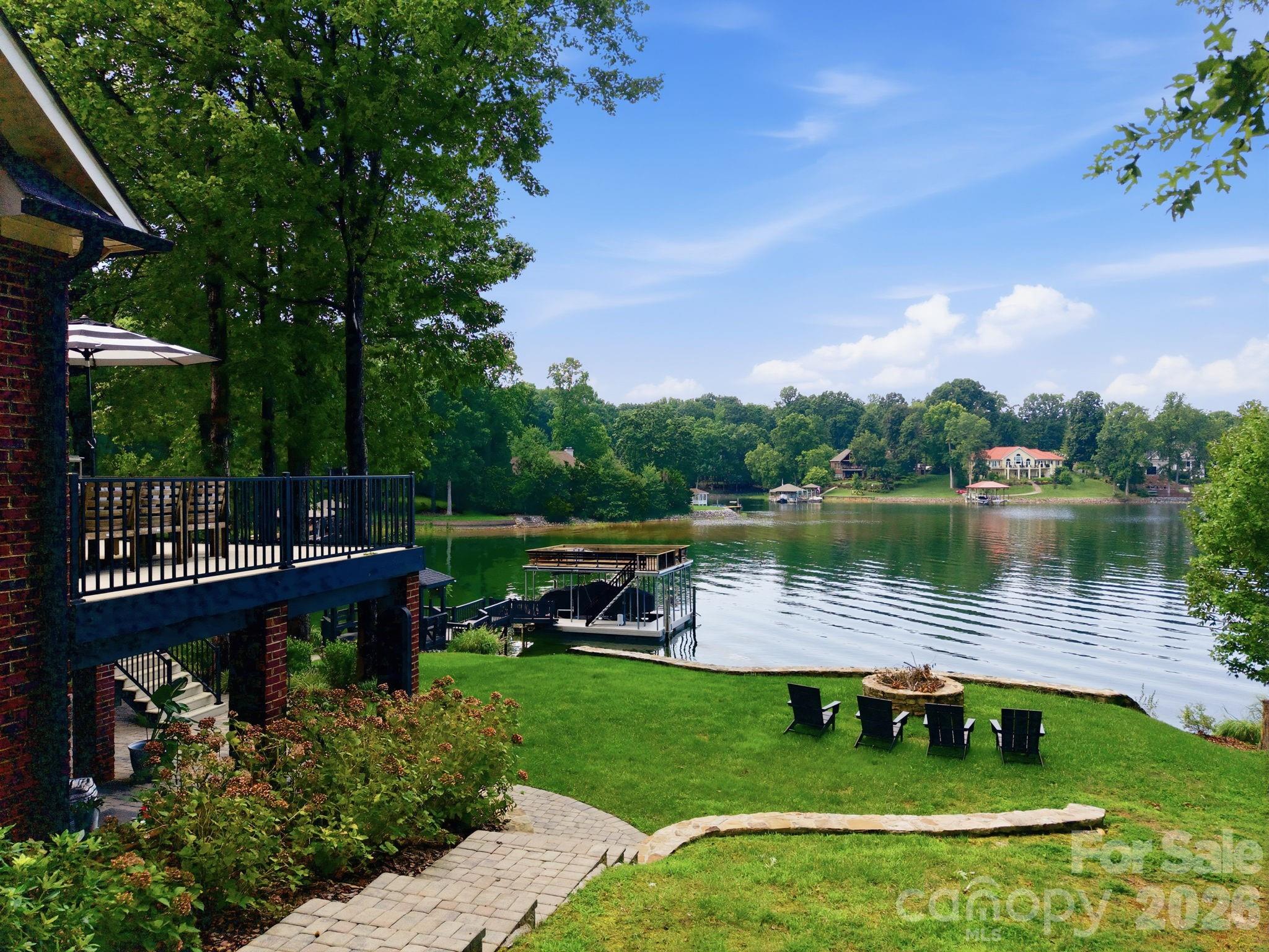 Single Family Residence at 131 Long Cove Lane, Mooresville, photo 3 of 48