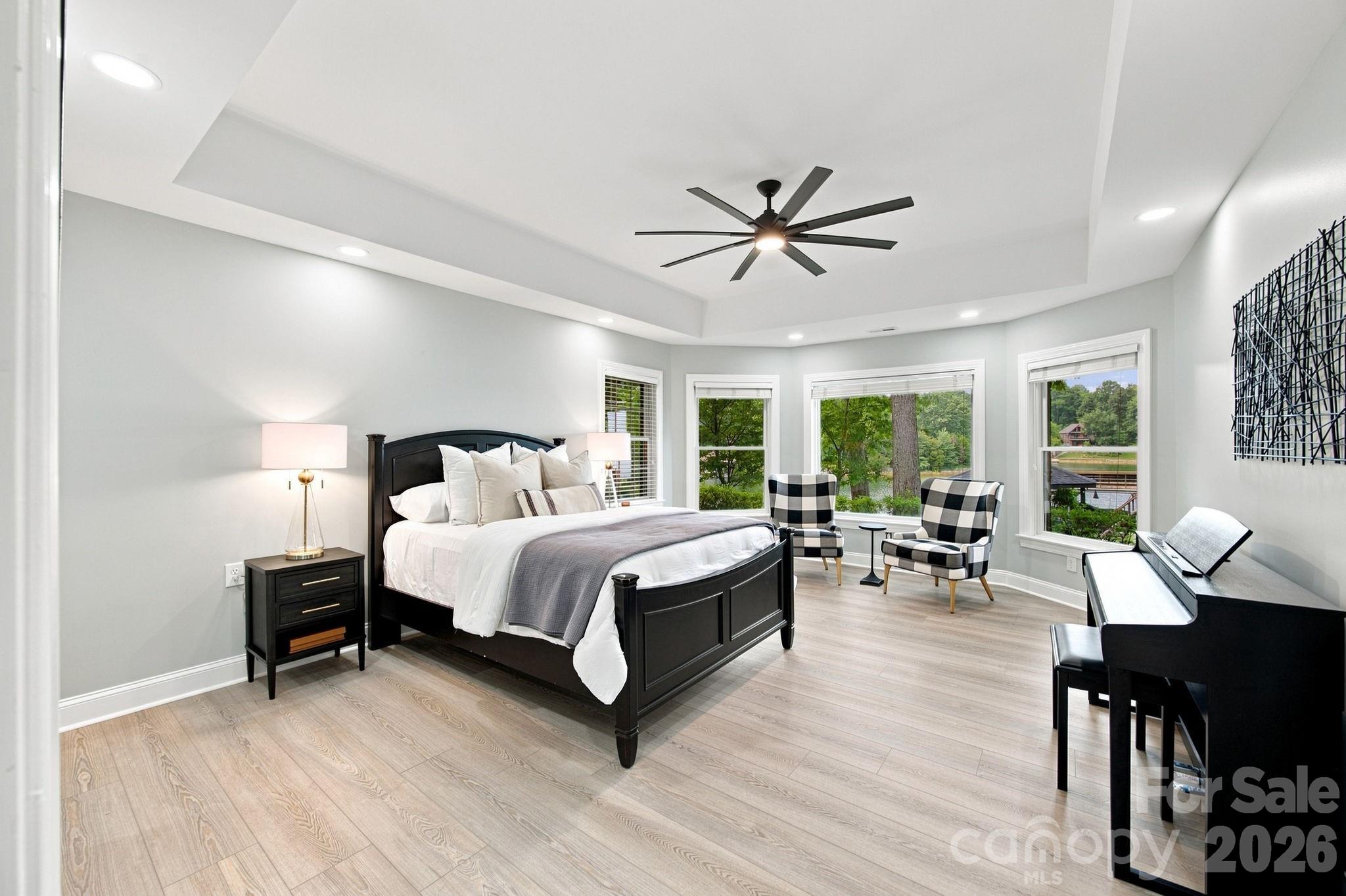 Single Family Residence at 131 Long Cove Lane, Mooresville, photo 32 of 48