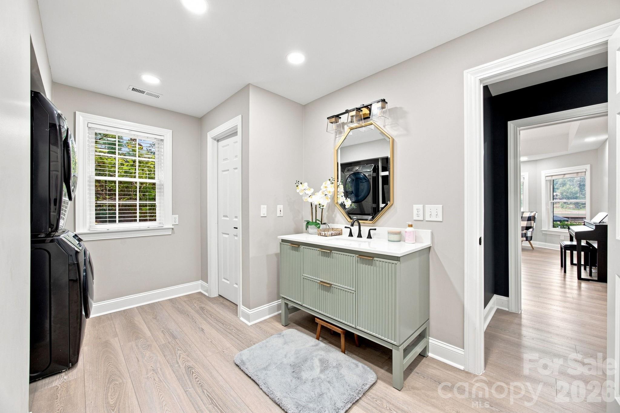 Single Family Residence at 131 Long Cove Lane, Mooresville, photo 34 of 48