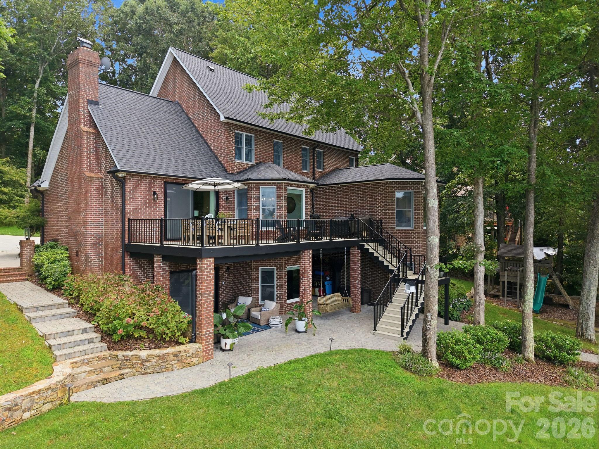 Single Family Residence at 131 Long Cove Lane, Mooresville, photo 46 of 48