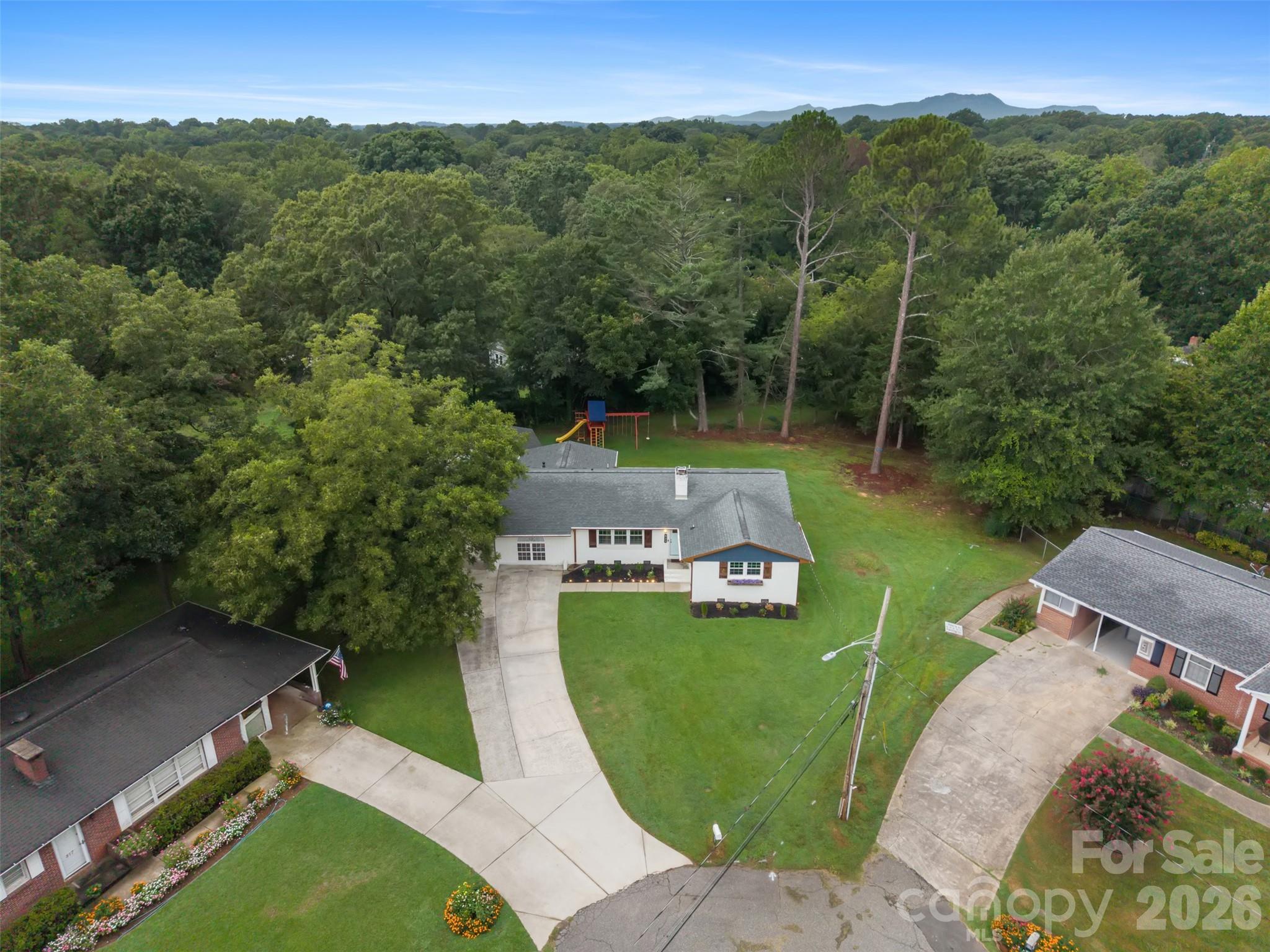 Single Family Residence at 821 Normandy View Street, Gastonia, photo 35 of 37