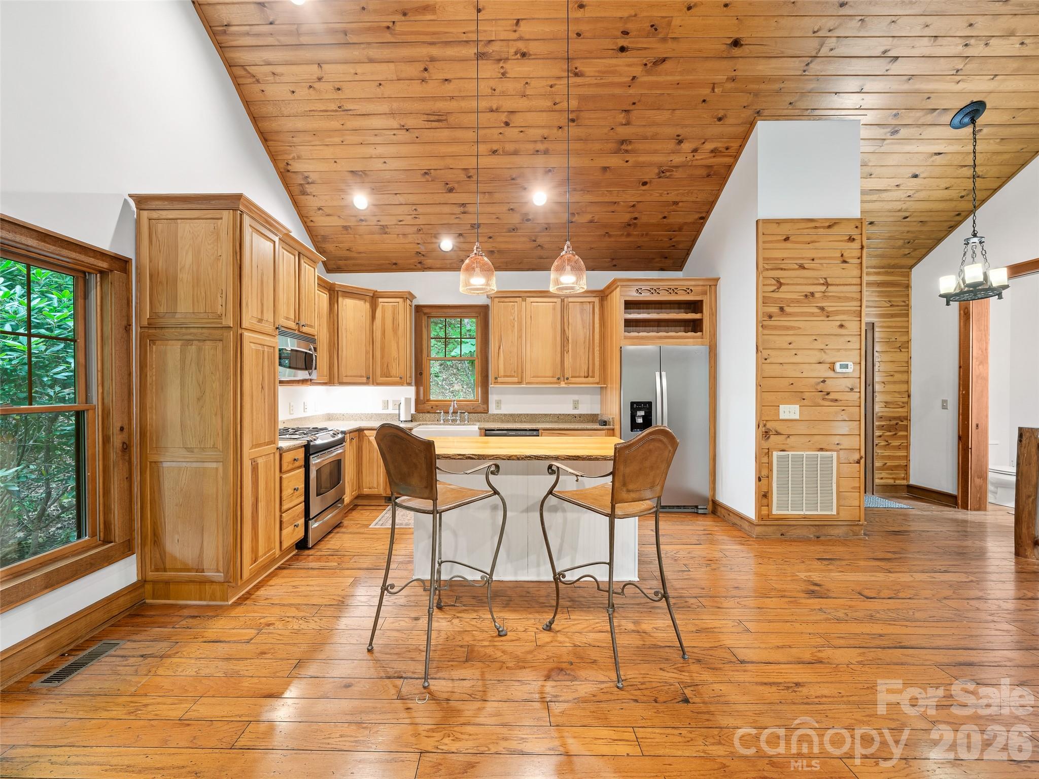 KITCHEN - GREAT FOR ENTERTAINING - 47 Falls Crossing Road, Burnsville