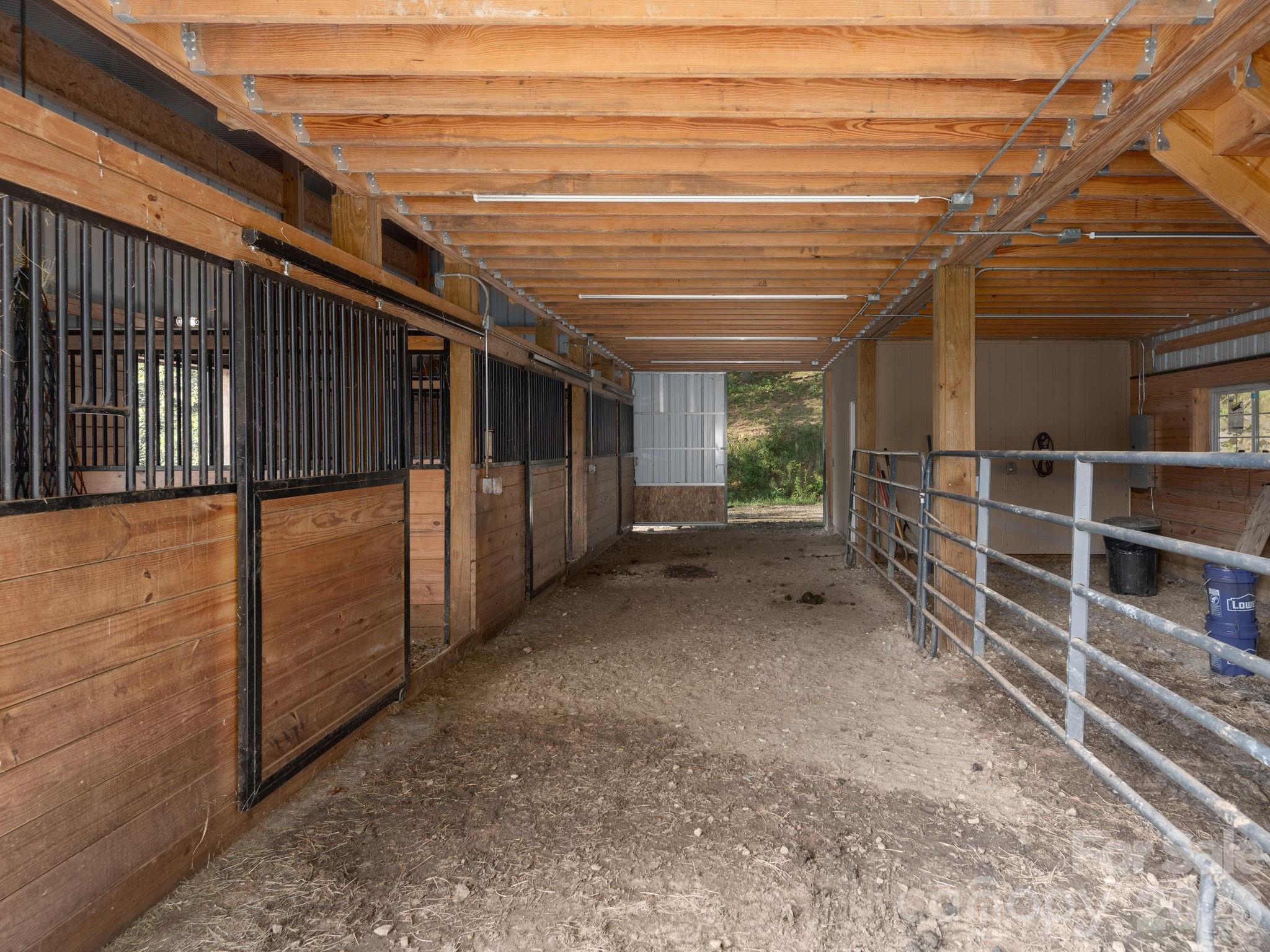 Barn Interior - 135 Potato Branch Road, Leicester