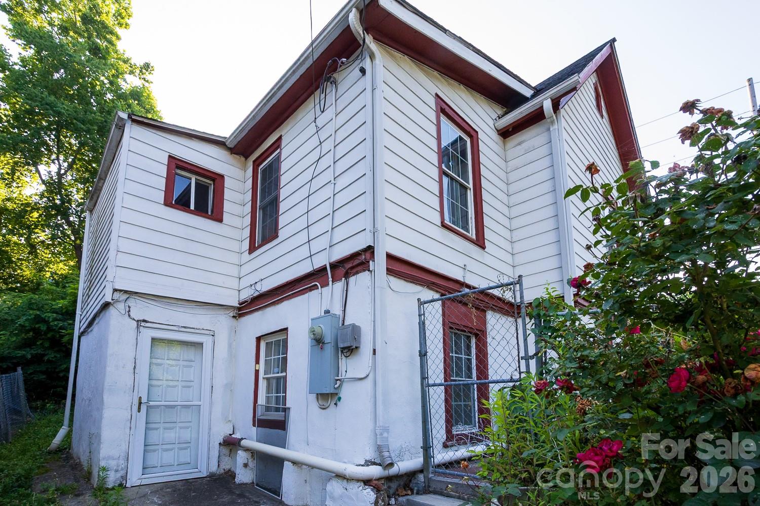 Single Family Residence at 91 Clingman Avenue, Asheville, photo 4 of 35