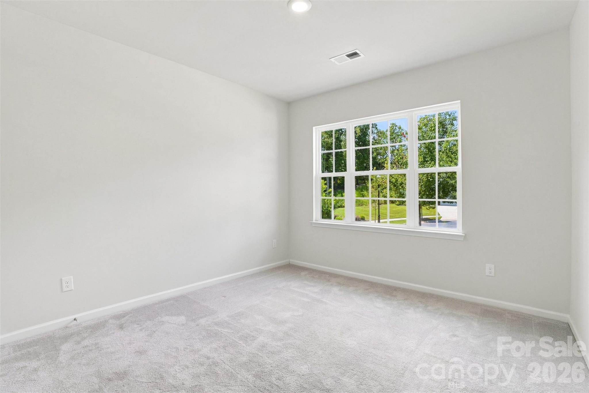 Main level secondary bedroom - 3065 Rosseau Lane, Mount Holly