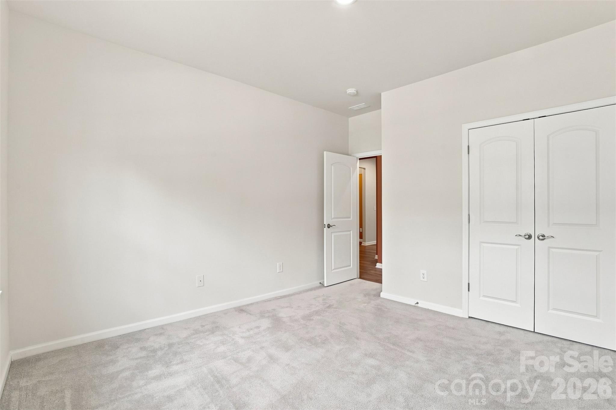 Main level secondary bedroom - 3065 Rosseau Lane, Mount Holly