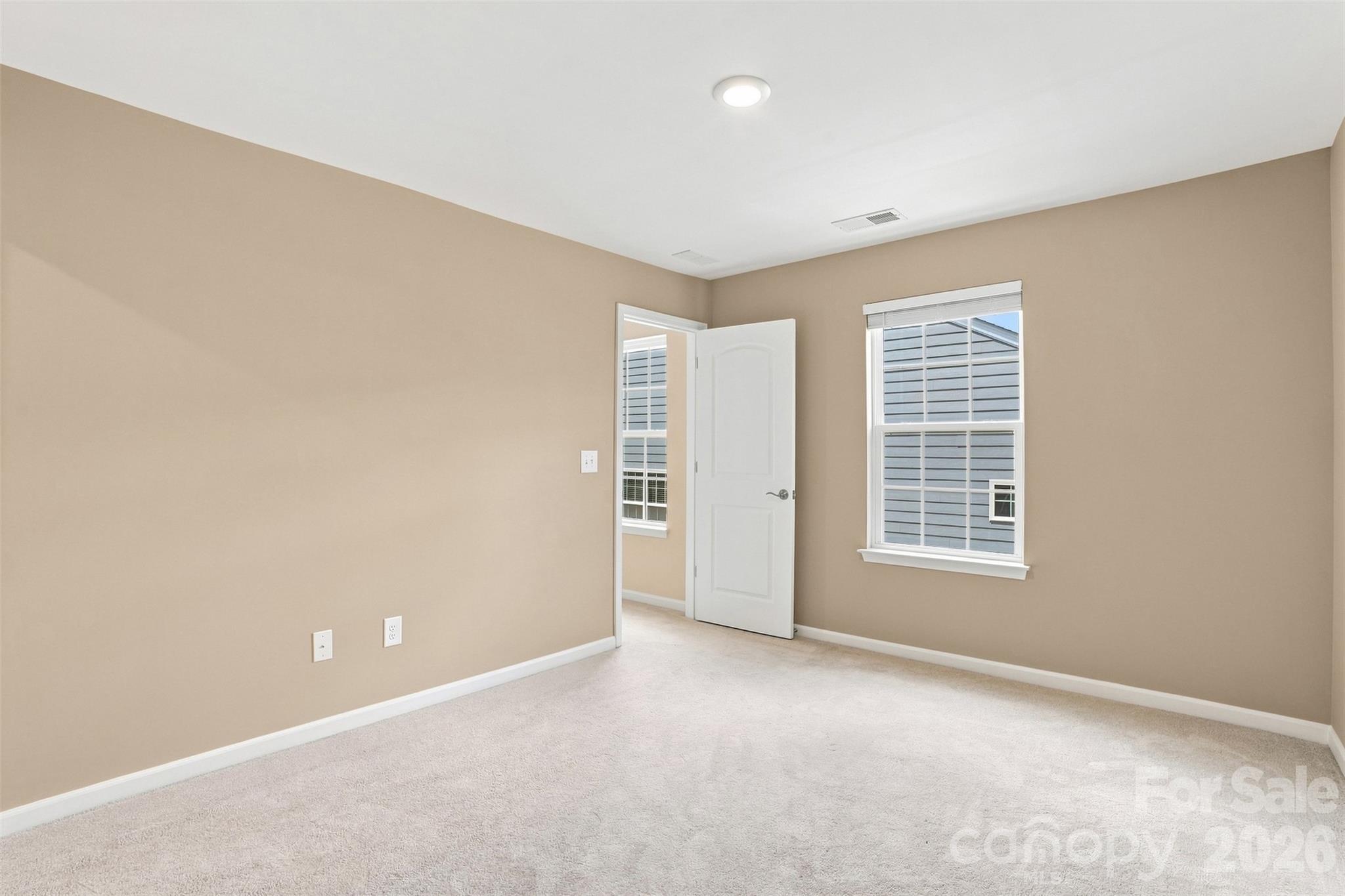 Upstairs bedroom - 3065 Rosseau Lane, Mount Holly