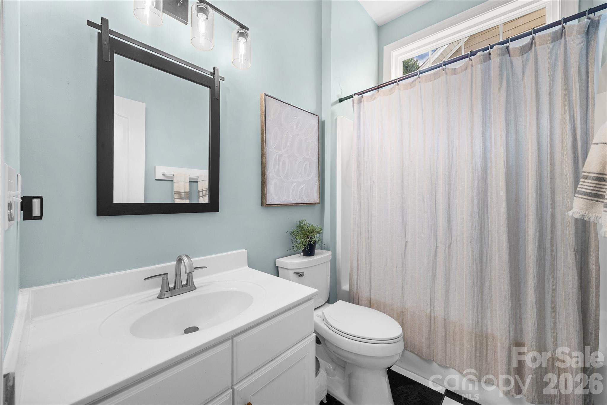Main level full bathroom - 2209 Trading Ford Drive, Waxhaw