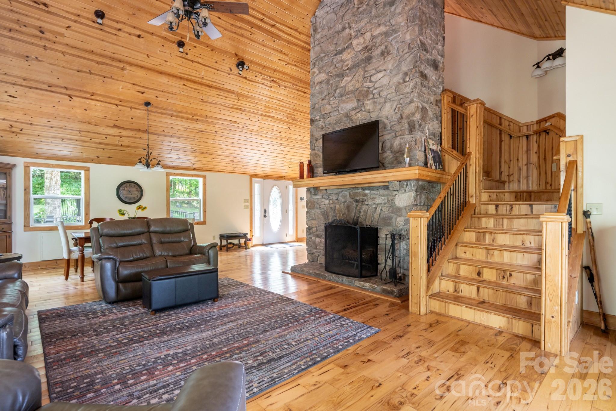 Single Family Residence at 219 Echo Mountain View Road, Fairview, photo 11 of 48