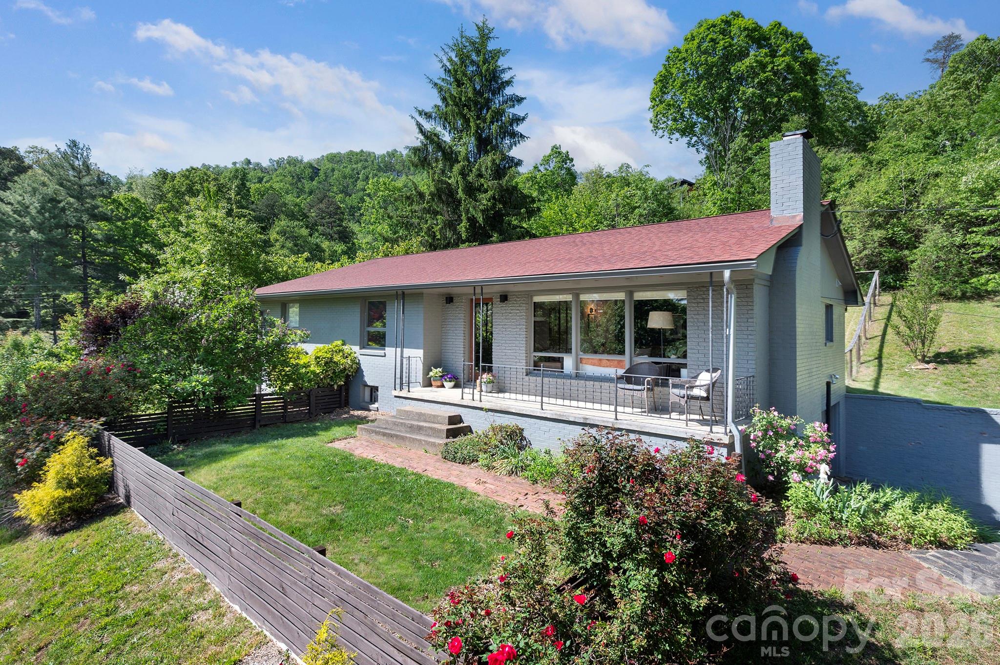 Welcome to 301 Stratford Rd - 301 Stratford Road, Asheville