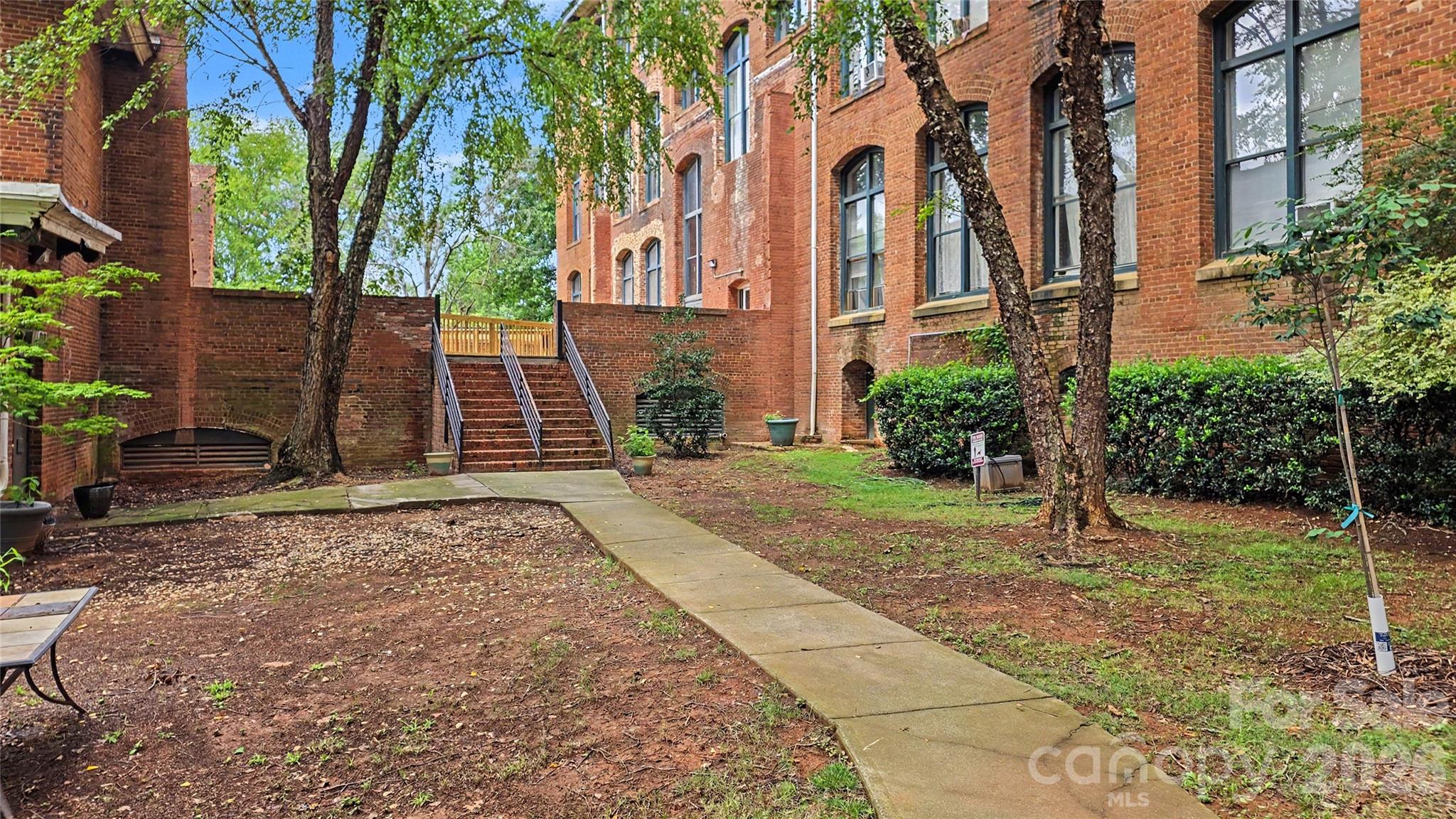 Condominium at 201 S Hoskins Road, Charlotte, photo 21 of 21