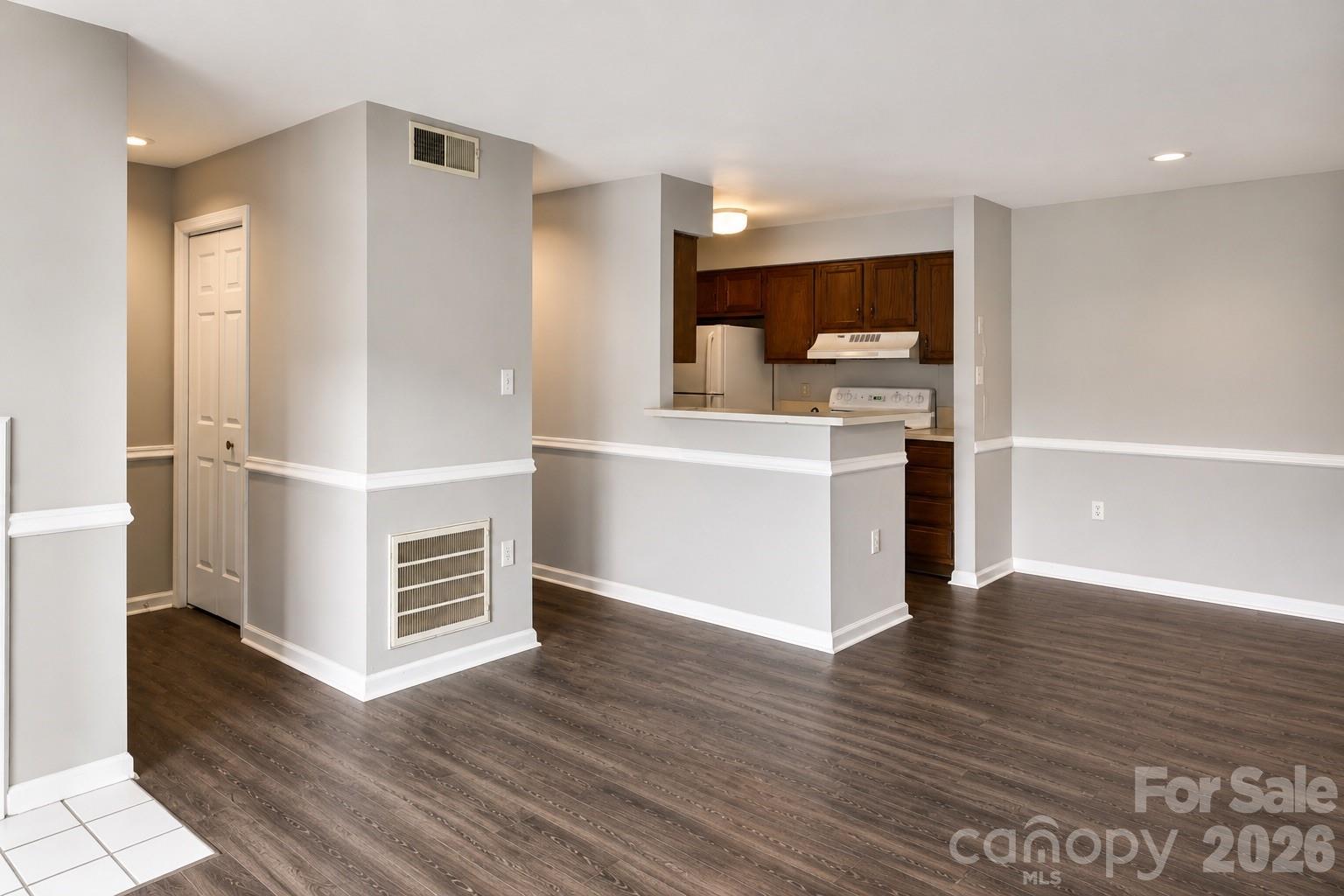 Condominium at 8024 Tremaine Court, Charlotte, photo 2 of 13
