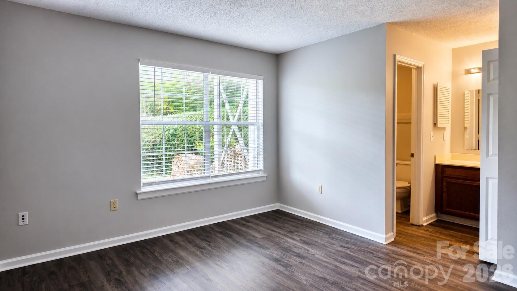 Condominium at 8024 Tremaine Court, Charlotte, photo 5 of 13