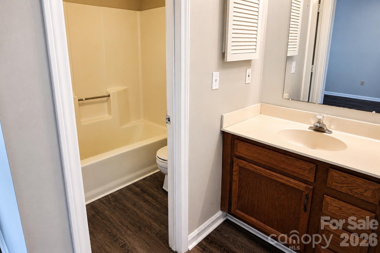 Condominium at 8024 Tremaine Court, Charlotte, photo 6 of 13