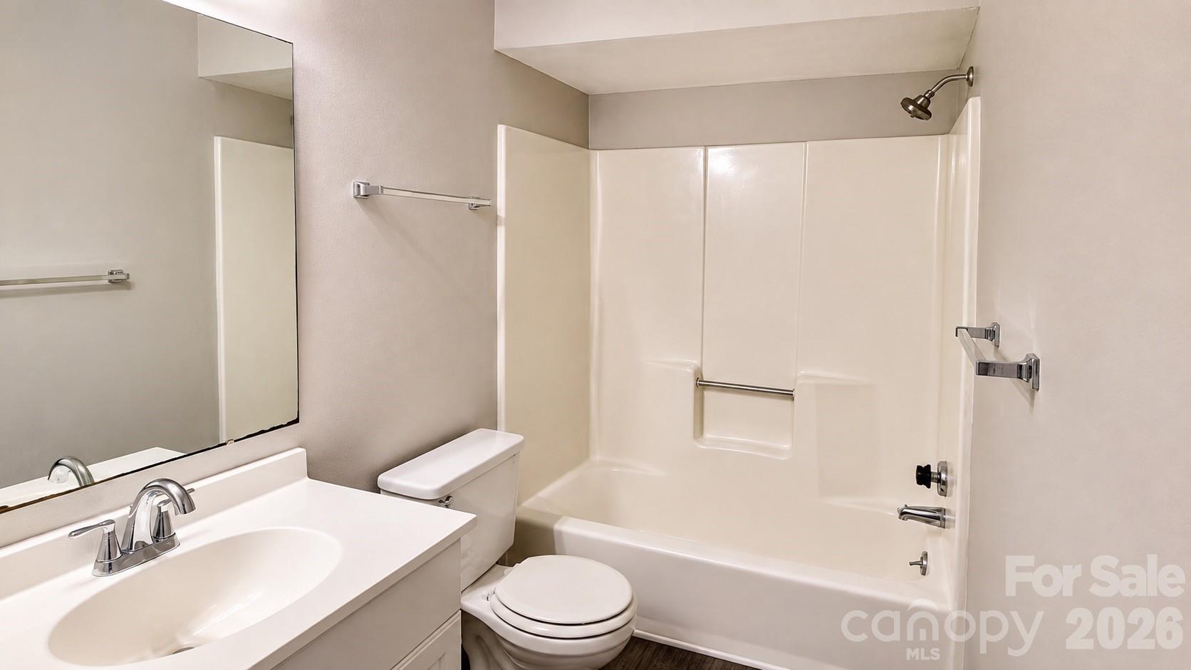 Condominium at 8024 Tremaine Court, Charlotte, photo 8 of 13
