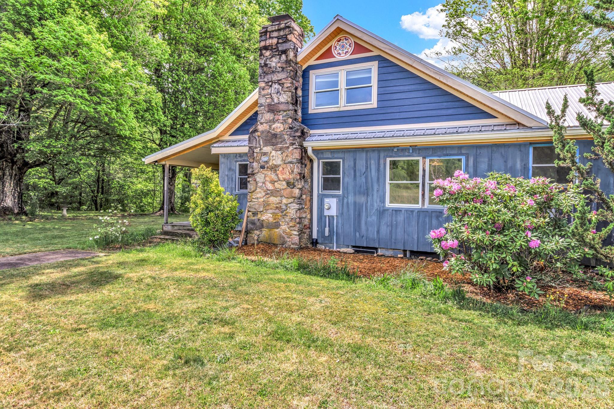 Single Family Residence at 45 Sugar Cove Road, Weaverville, photo 6 of 45