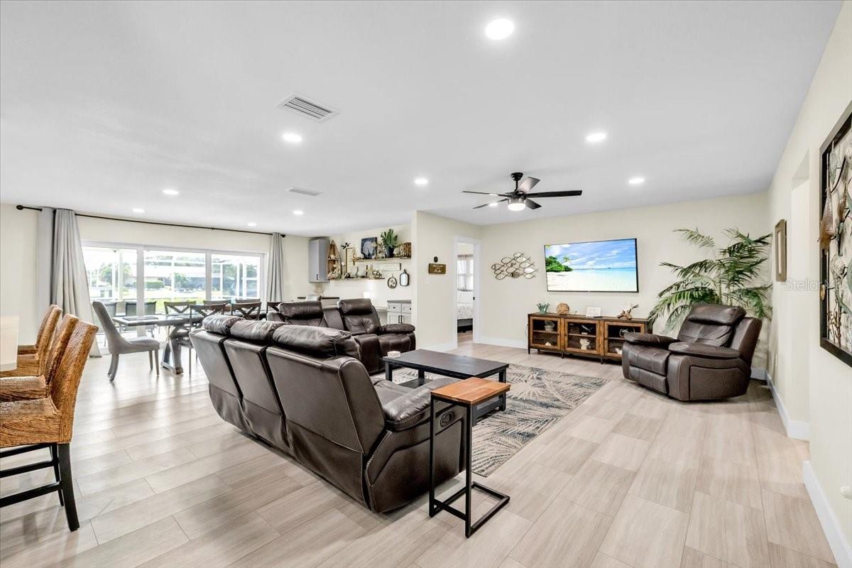 Single Family Residence at 441 W TARPON BLVD NW, PORT CHARLOTTE, photo 10 of 83