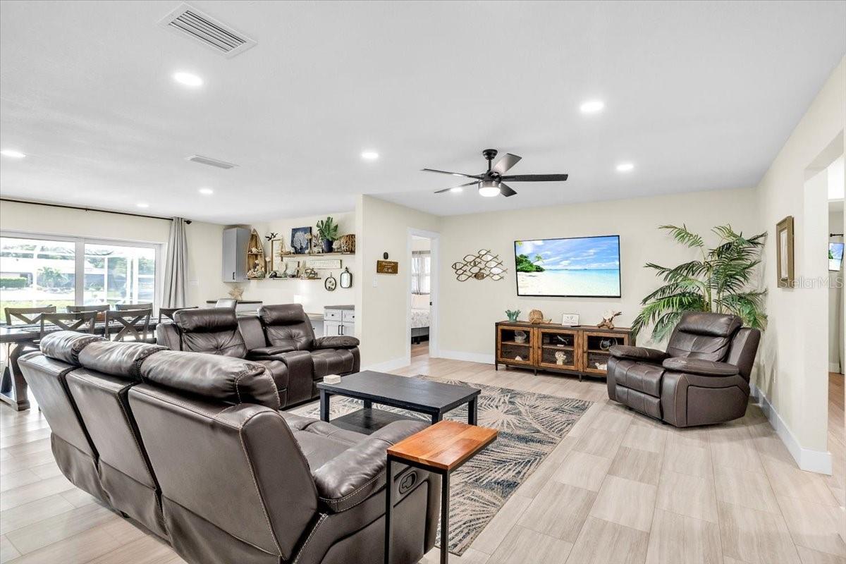 Single Family Residence at 441 W TARPON BLVD NW, PORT CHARLOTTE, photo 11 of 83
