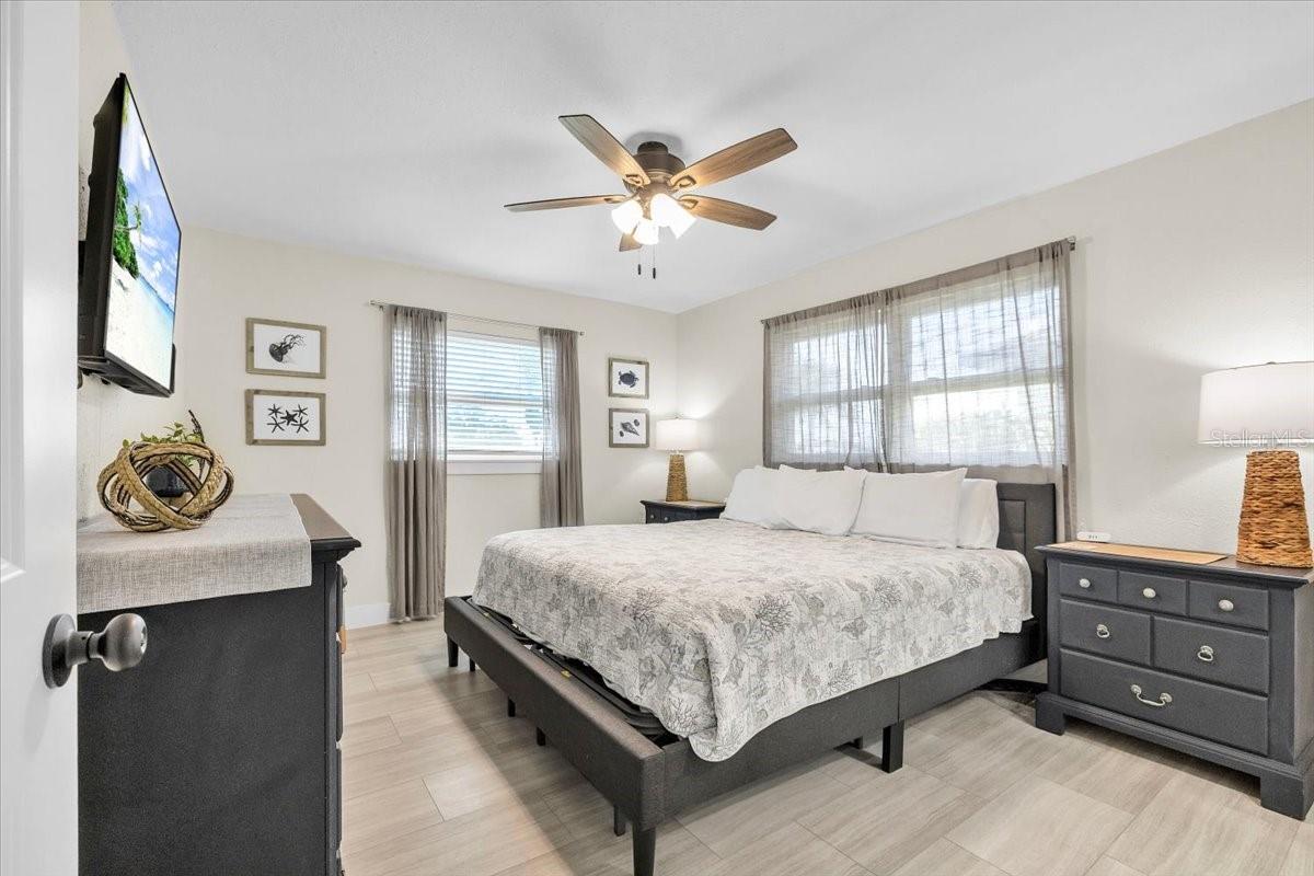 Single Family Residence at 441 W TARPON BLVD NW, PORT CHARLOTTE, photo 36 of 83