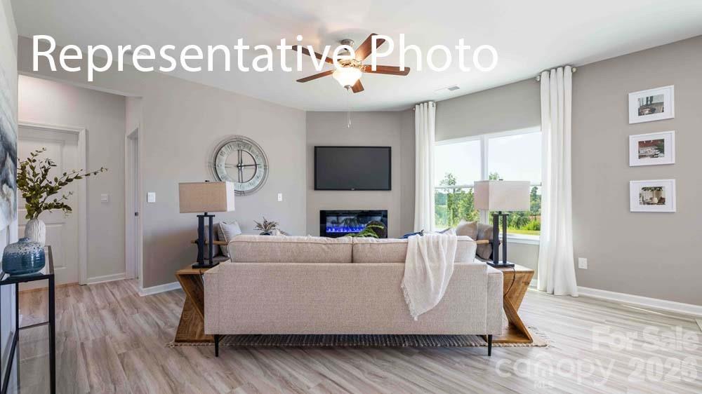 Single Family Residence at 306 Colton Court, Kings Mountain, photo 9 of 28