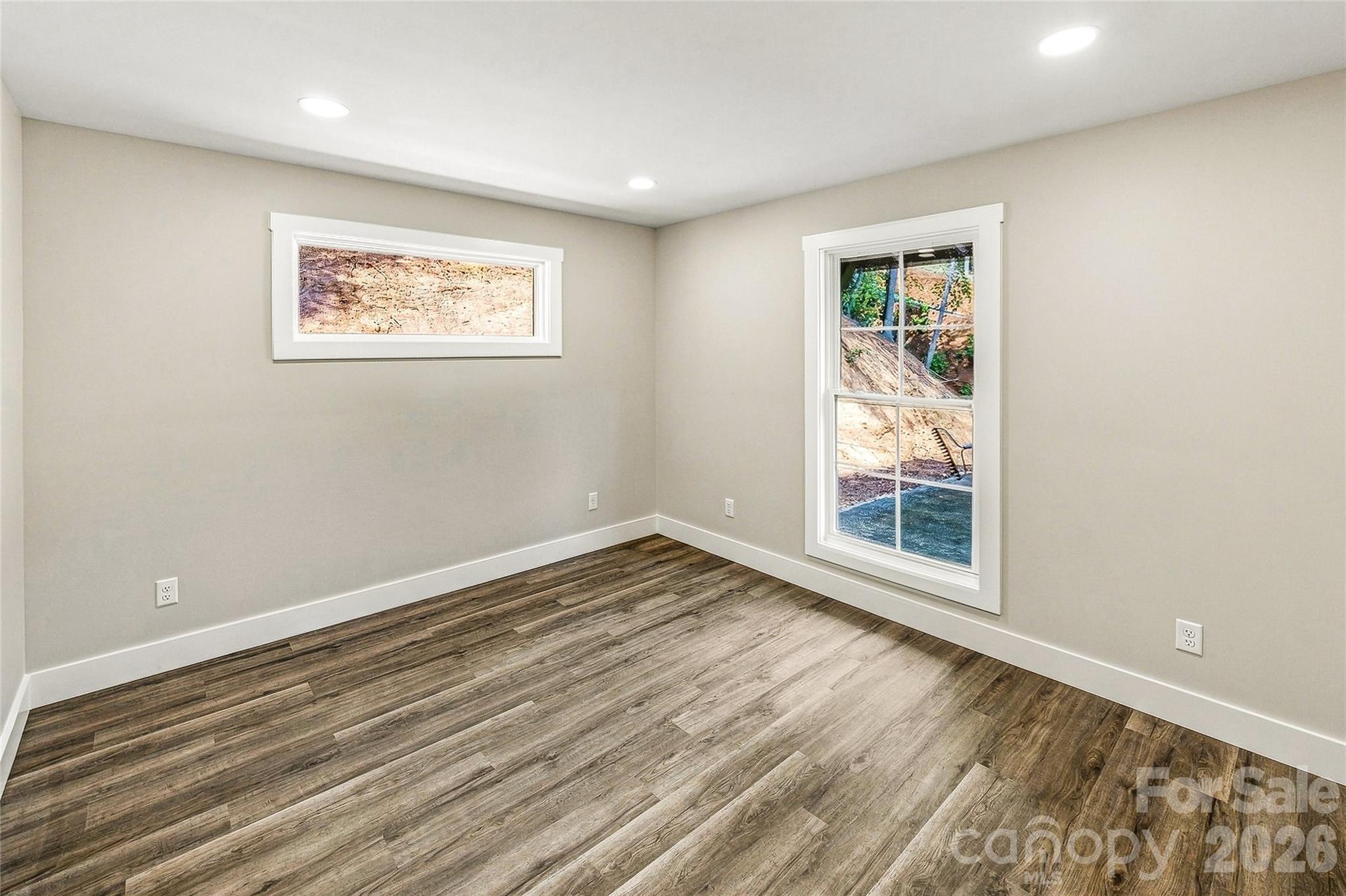 Additional bedroom with natural light - 87 Catatoga Trail, Marion