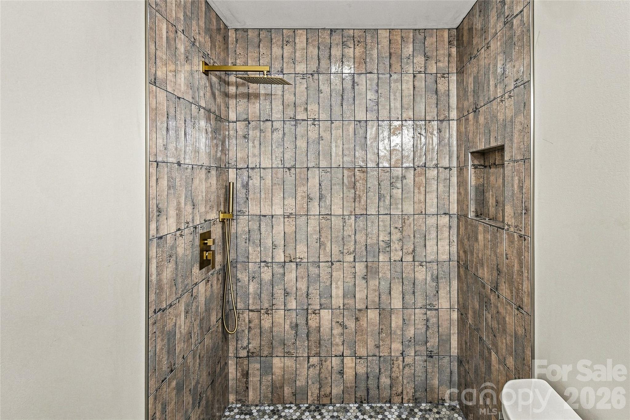 Tiled walk-in shower - 87 Catatoga Trail, Marion