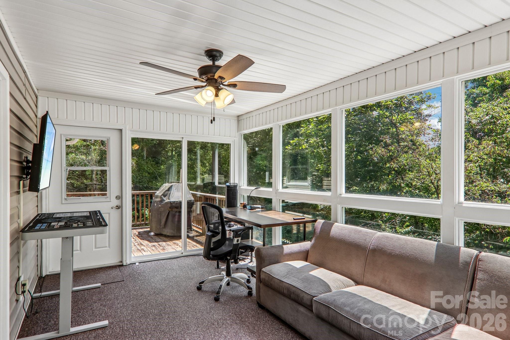 Single Family Residence at 7 Maple Leaf Drive, Hendersonville, photo 13 of 44