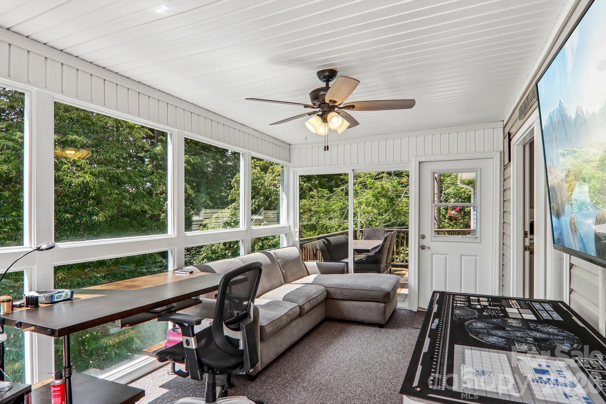 Single Family Residence at 7 Maple Leaf Drive, Hendersonville, photo 14 of 44