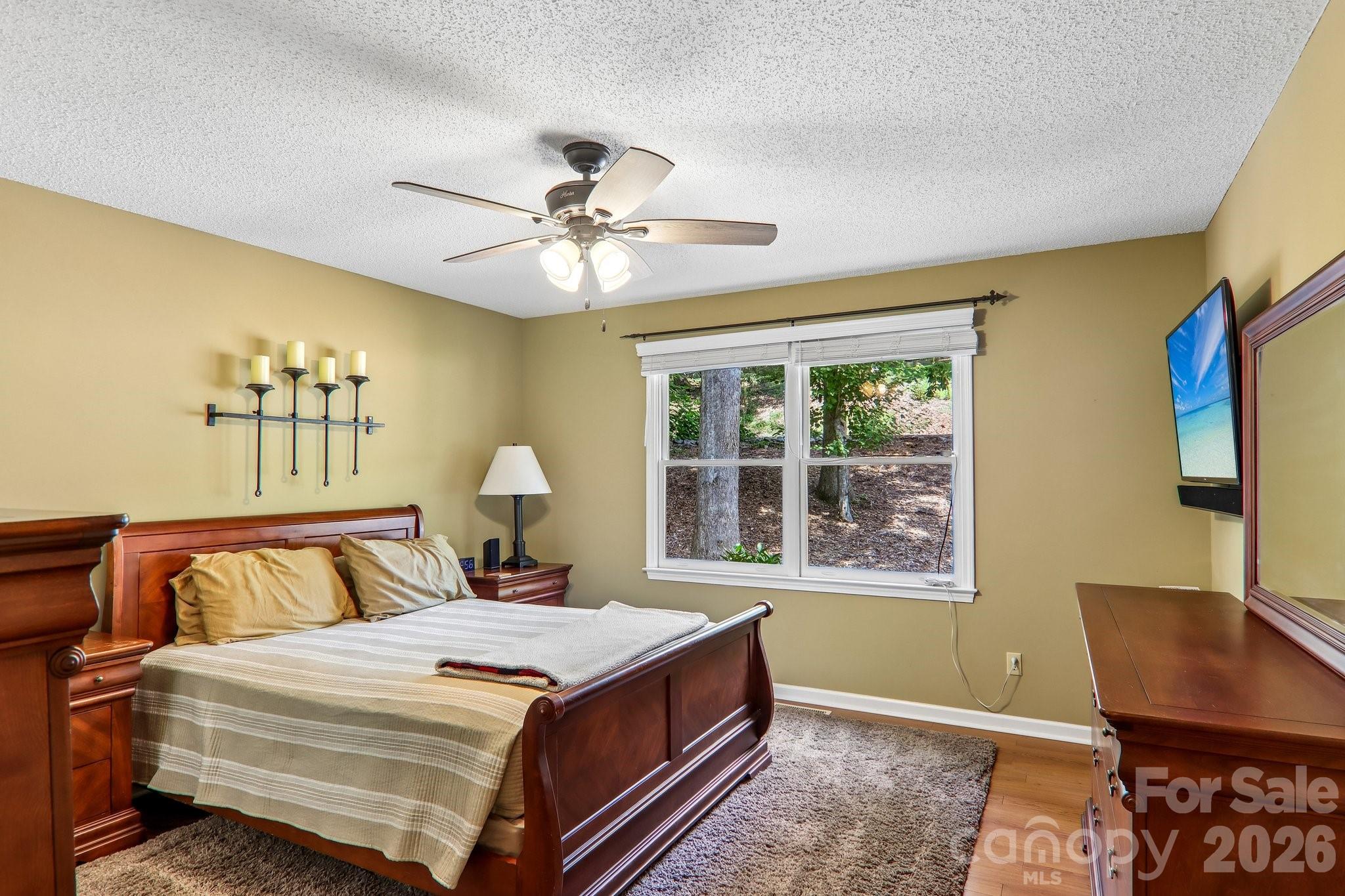Single Family Residence at 7 Maple Leaf Drive, Hendersonville, photo 15 of 44
