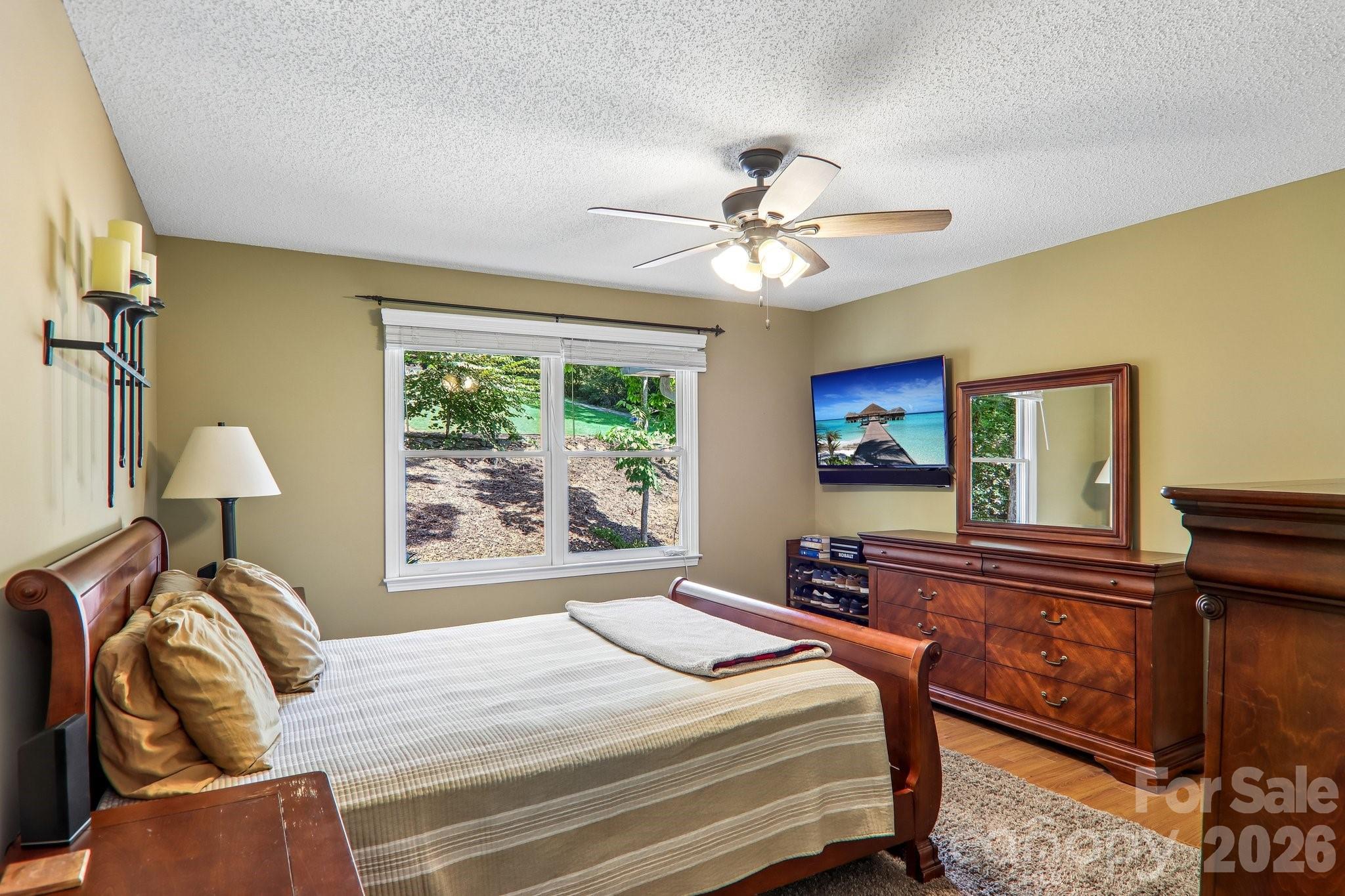 Single Family Residence at 7 Maple Leaf Drive, Hendersonville, photo 16 of 44