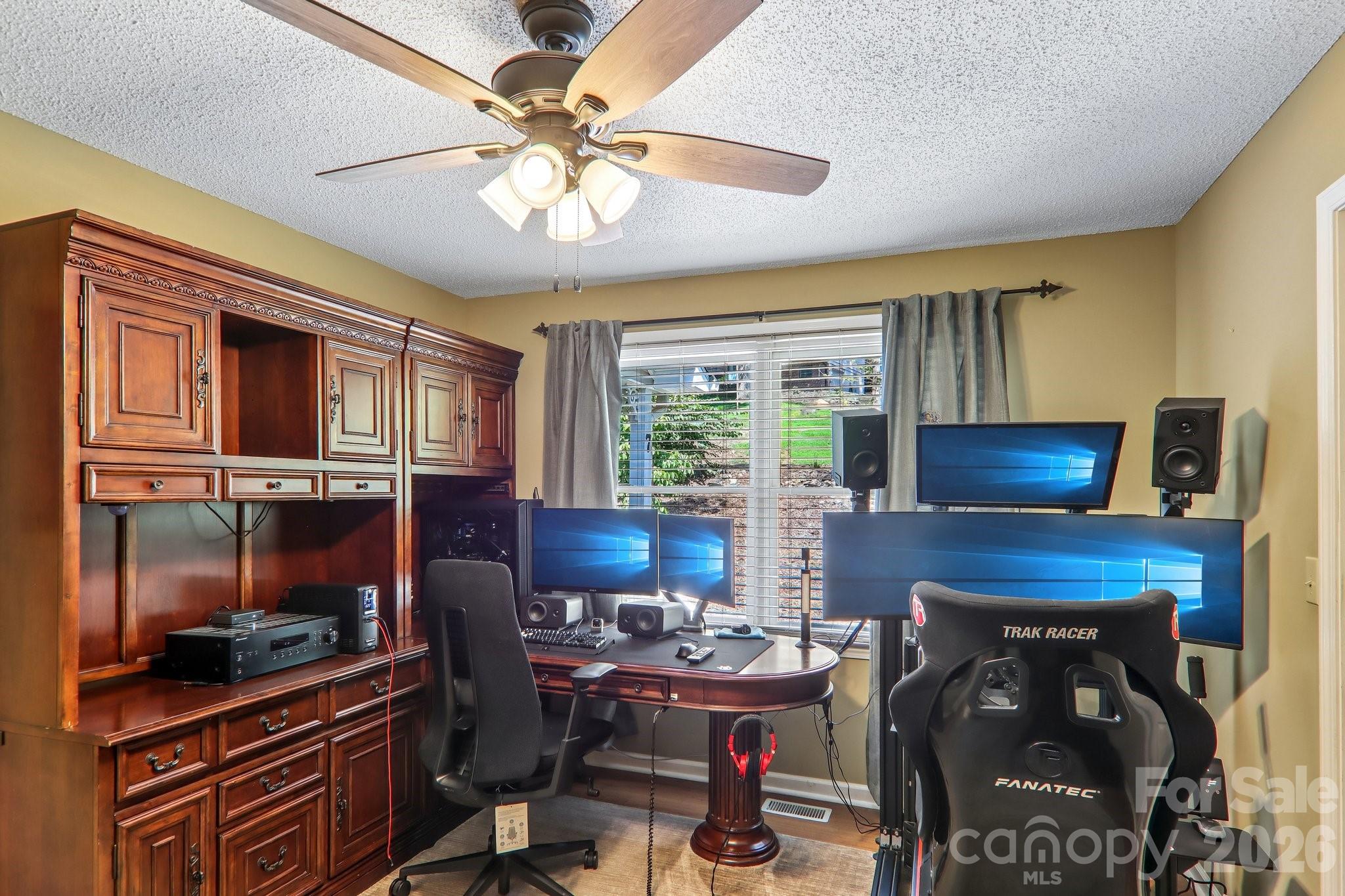 Single Family Residence at 7 Maple Leaf Drive, Hendersonville, photo 21 of 44
