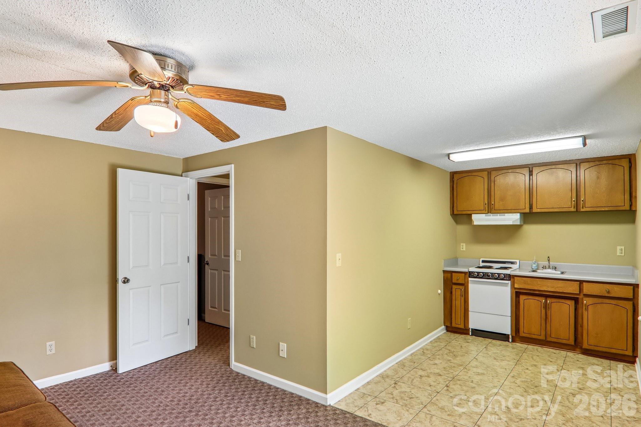 Single Family Residence at 7 Maple Leaf Drive, Hendersonville, photo 23 of 44