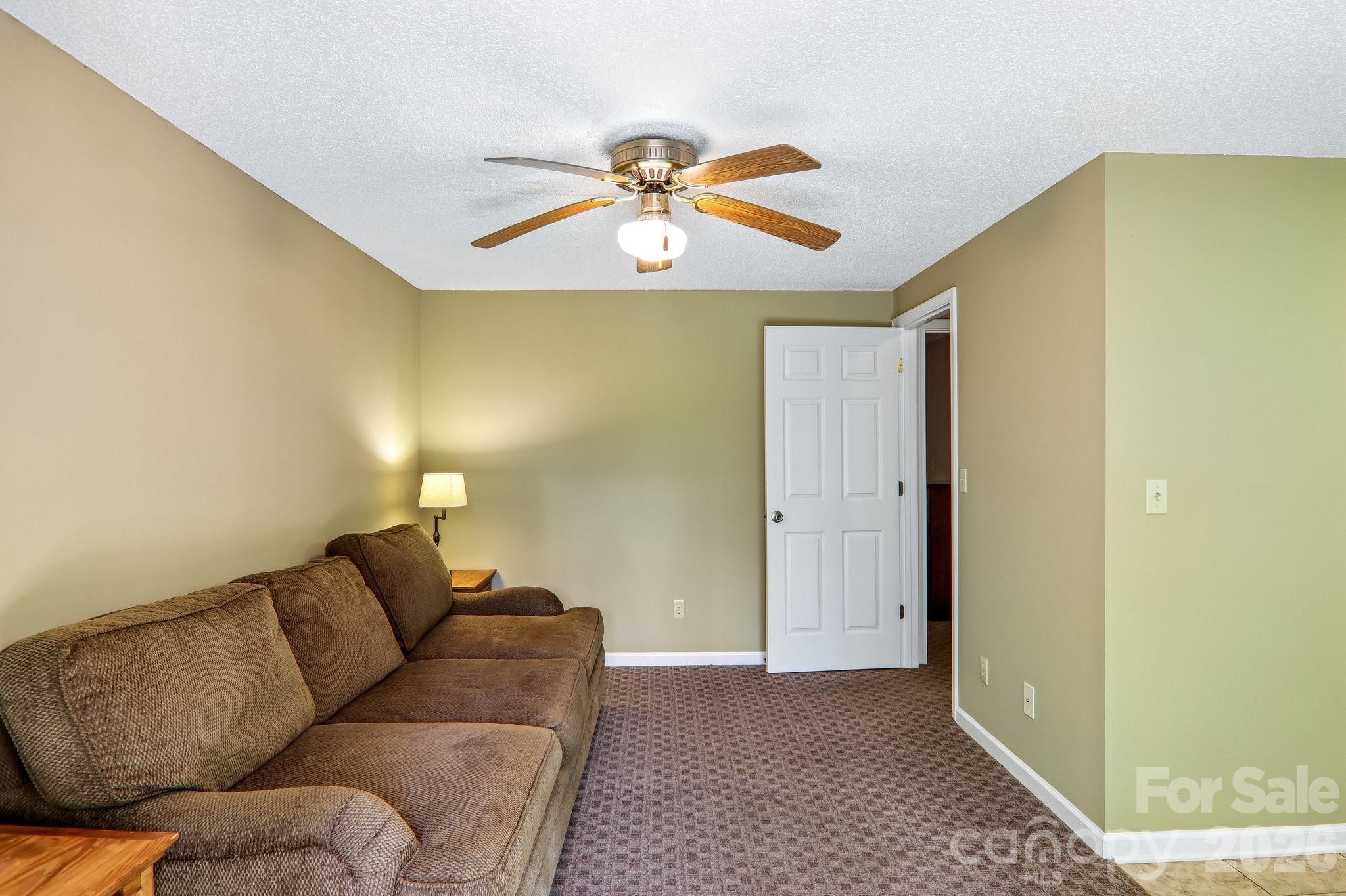 Single Family Residence at 7 Maple Leaf Drive, Hendersonville, photo 25 of 44