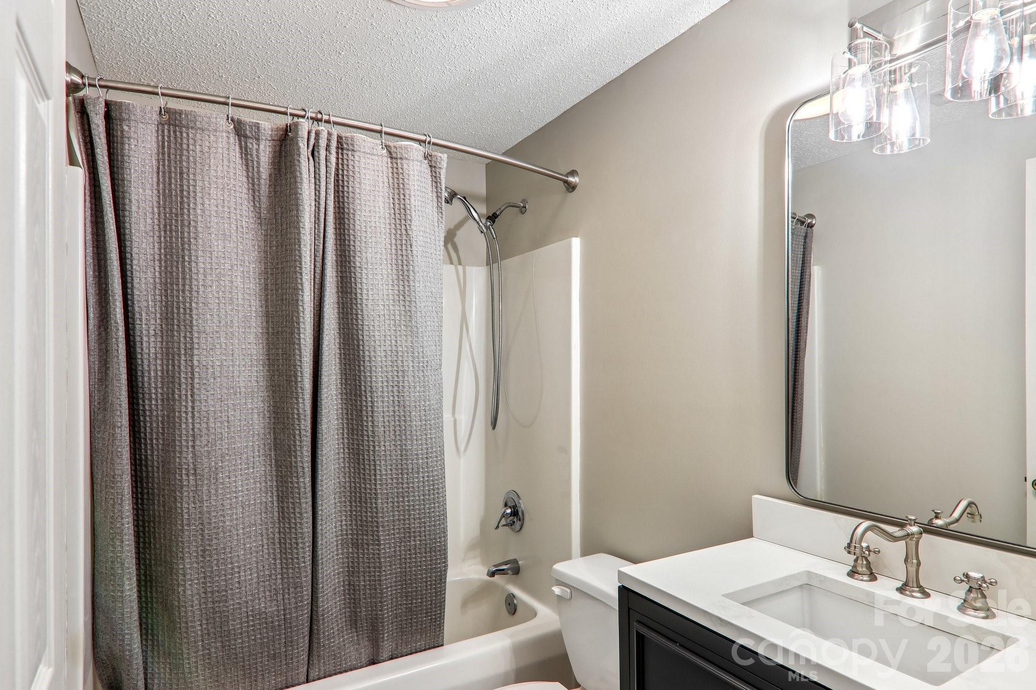 Single Family Residence at 7 Maple Leaf Drive, Hendersonville, photo 27 of 44