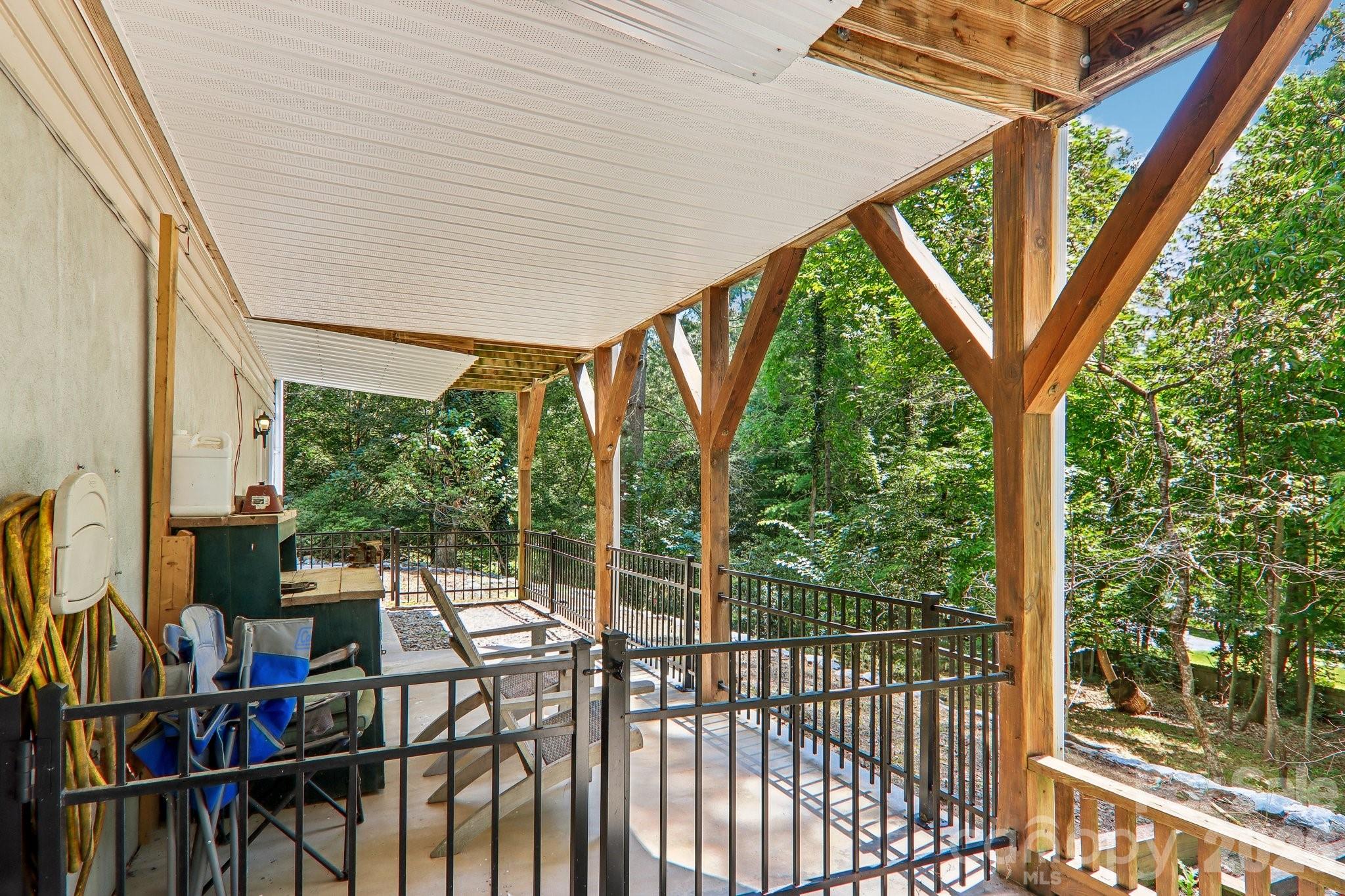 Single Family Residence at 7 Maple Leaf Drive, Hendersonville, photo 35 of 44