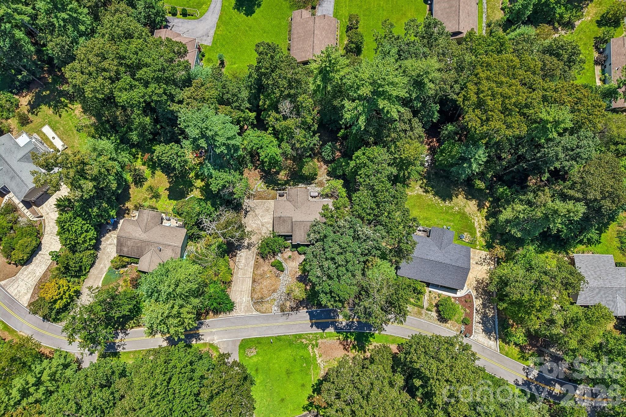 Single Family Residence at 7 Maple Leaf Drive, Hendersonville, photo 39 of 44
