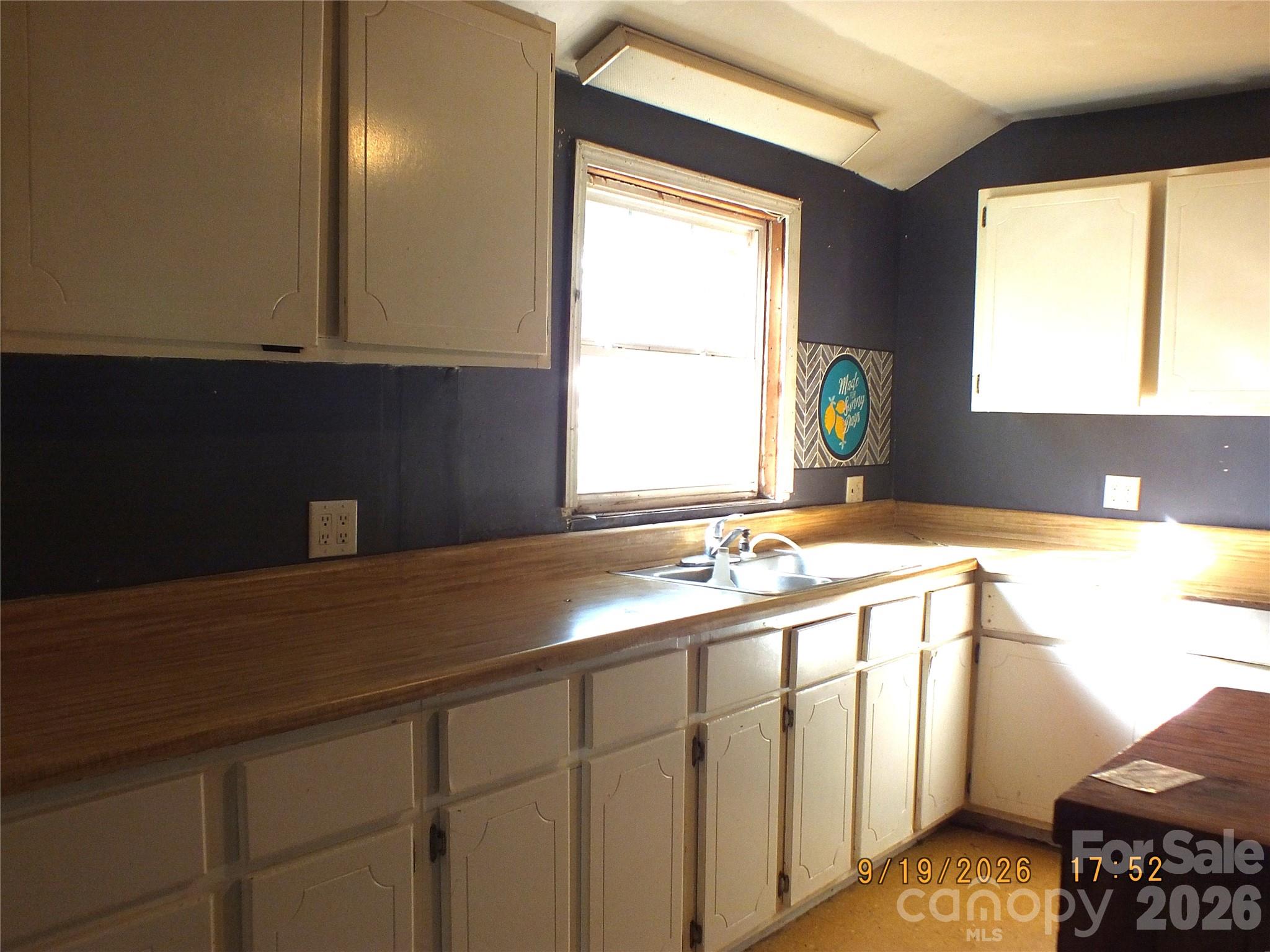 Single Family Residence at 6372 Kershaw Camden Highway, Heath Springs, photo 9 of 34