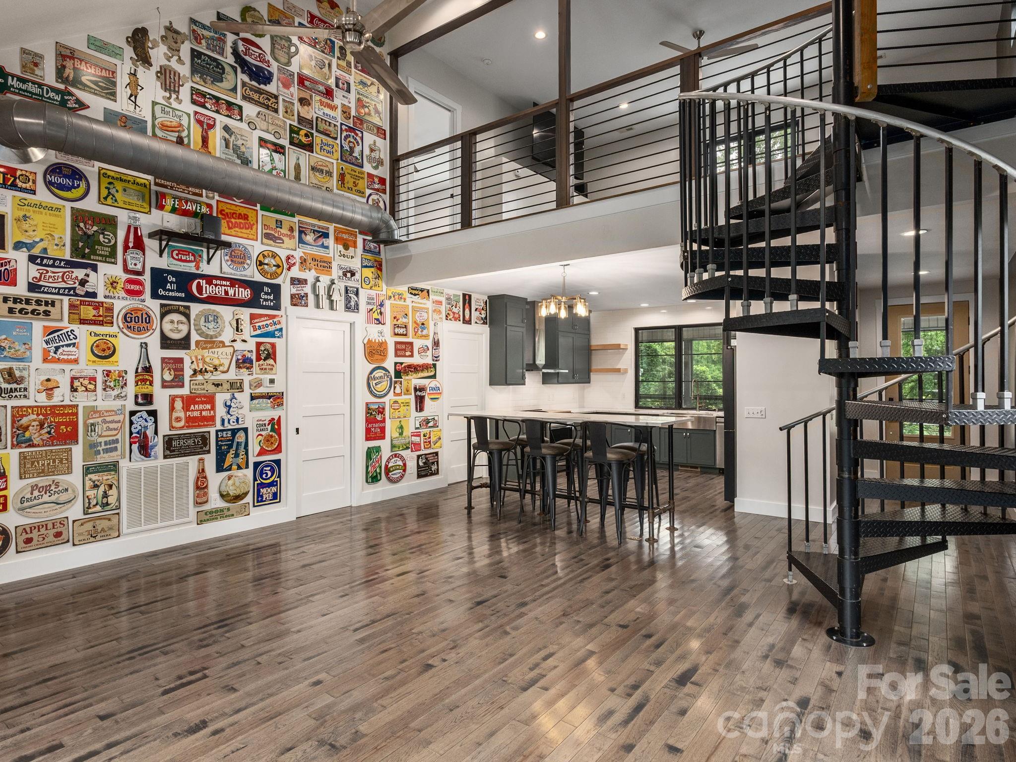 Single Family Residence at 364 Hallelujah Hill Lane, Columbus, photo 10 of 33